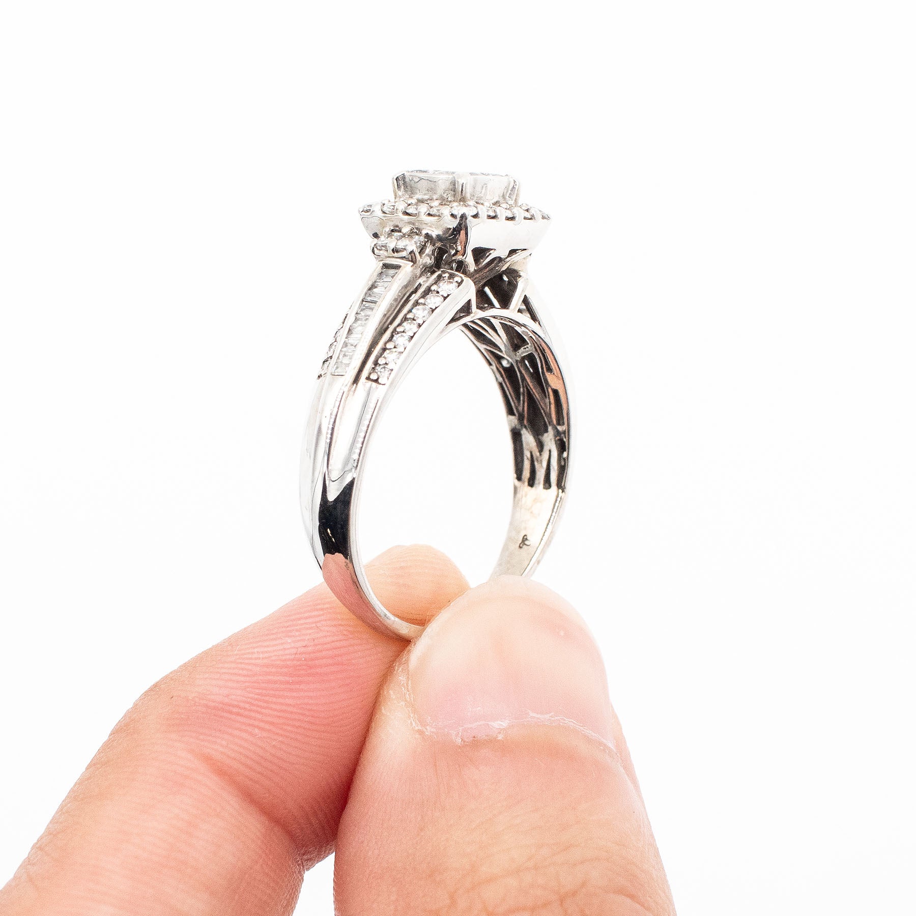 10k White Gold Princess & Round Cut Diamond Antique Ring