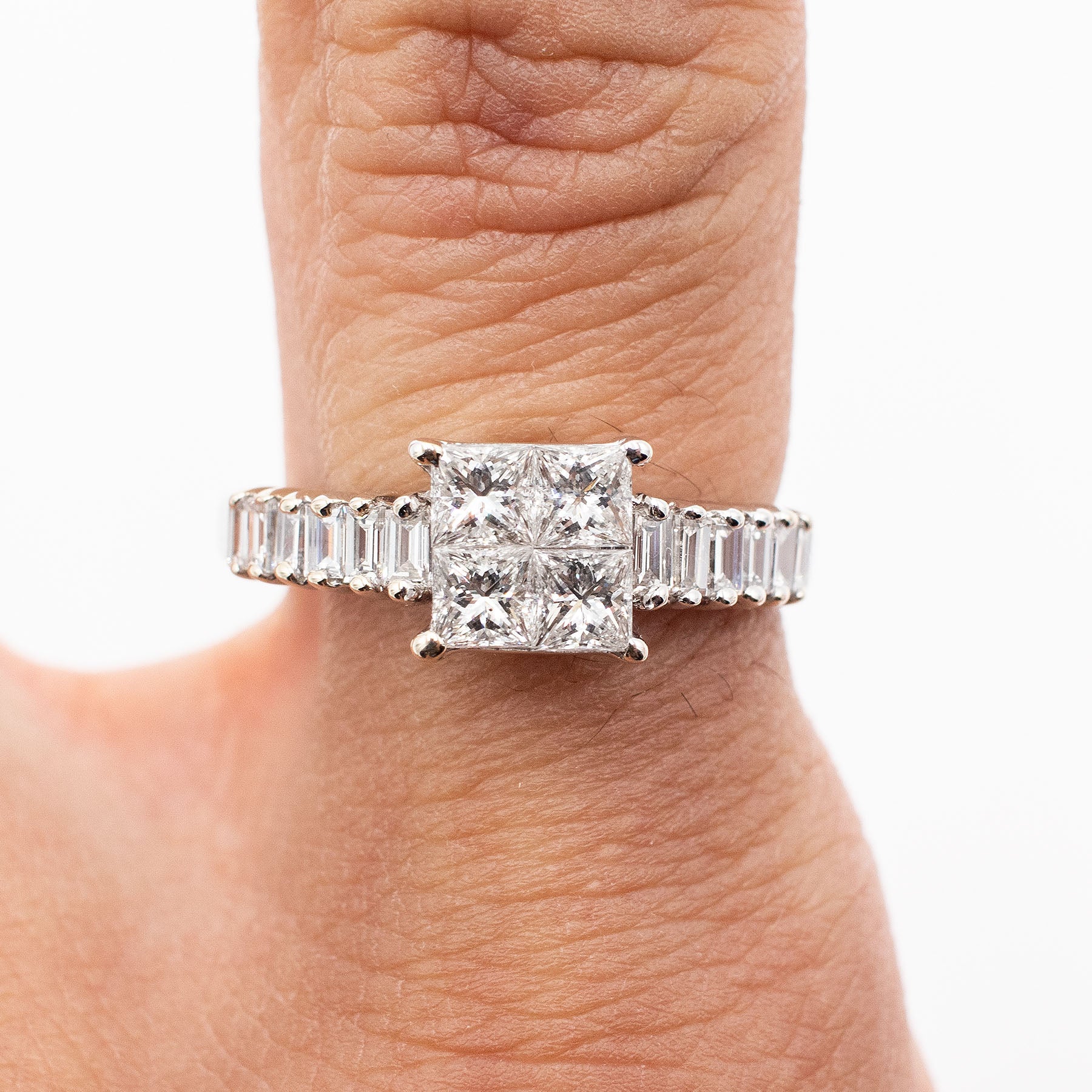 18k White Gold 1.08ctw Princess & Baguette Cut Diamond Mosaic Ring