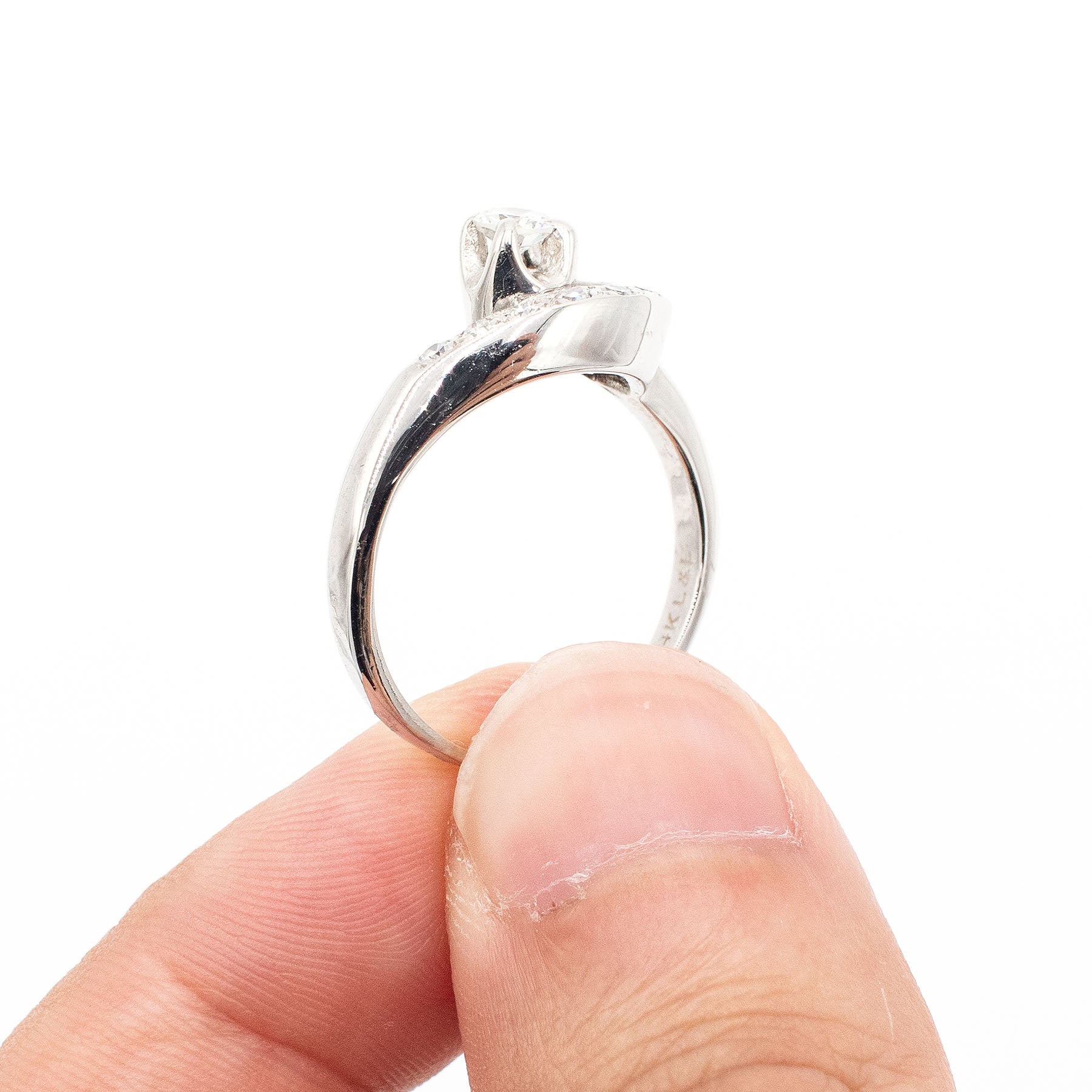 14k White Gold 0.20ctw Round Diamond Freeform Ring