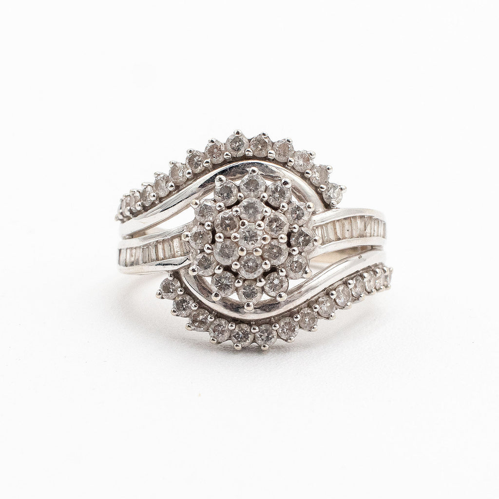 10k White Gold Round Cut Diamond Pave Spiral Ring