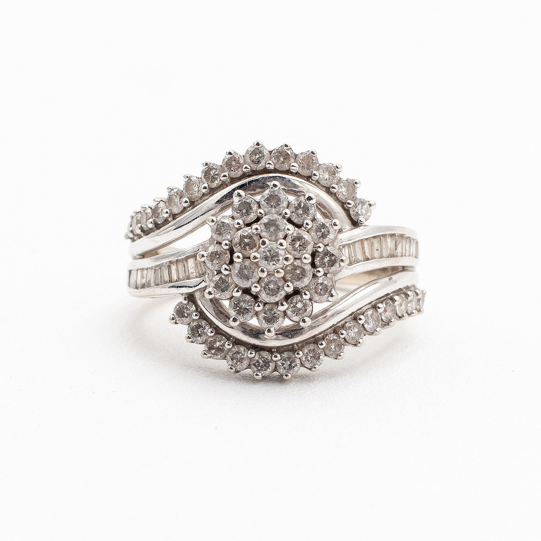 10k White Gold Round Cut Diamond Pave Spiral Ring