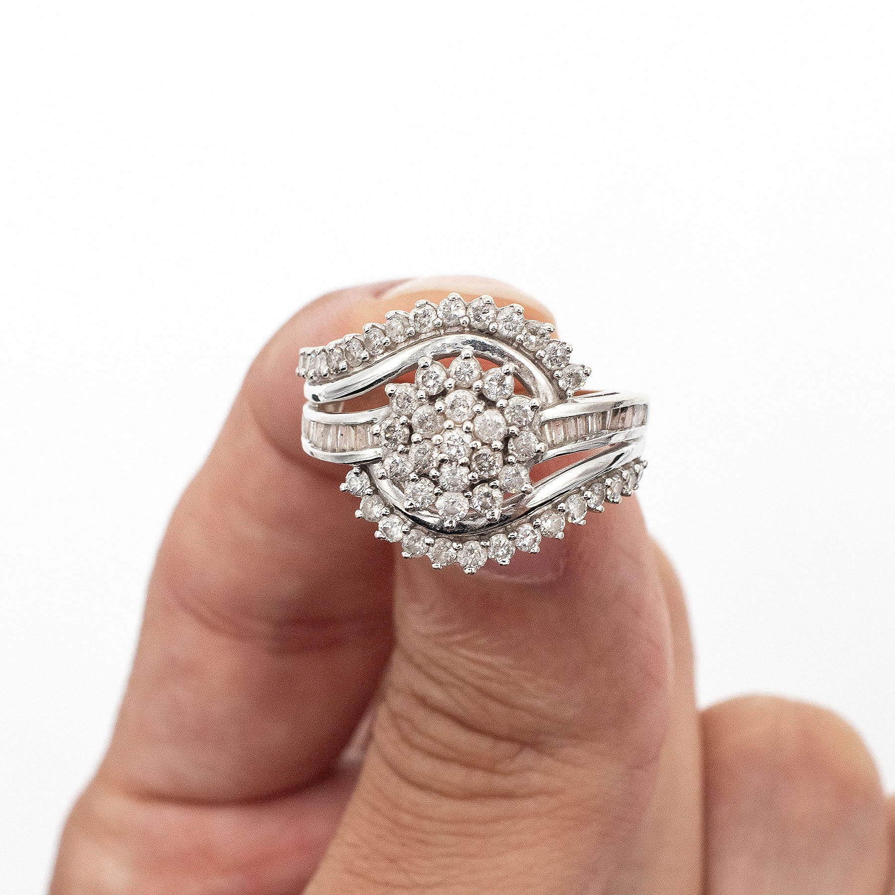 10k White Gold Round Cut Diamond Pave Spiral Ring