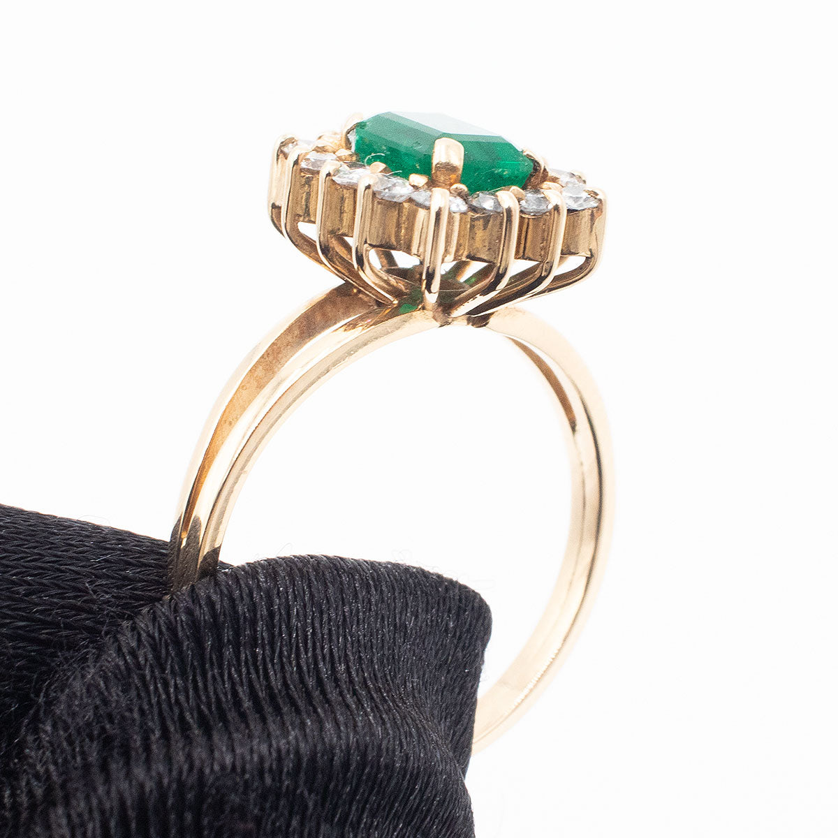 14k Yellow Gold Emerald Center Diana Style Ring With Diamonds