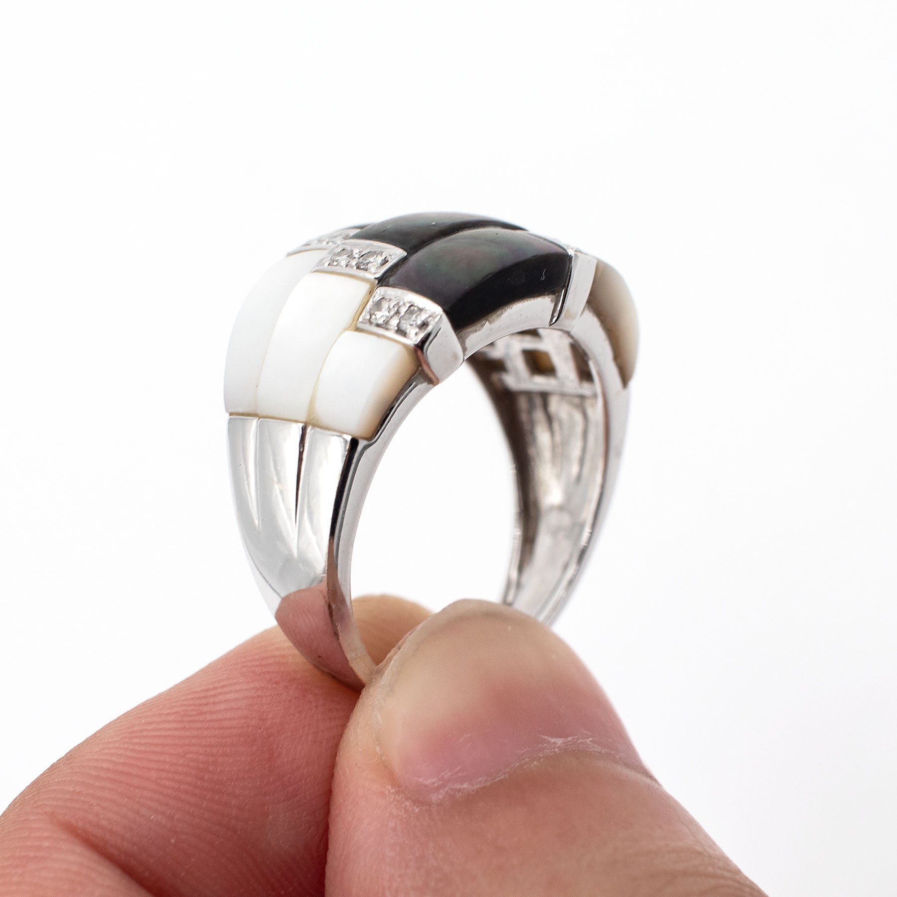 18k White Gold 0.12ctw Diamond Mother of Pearl Wide Ring