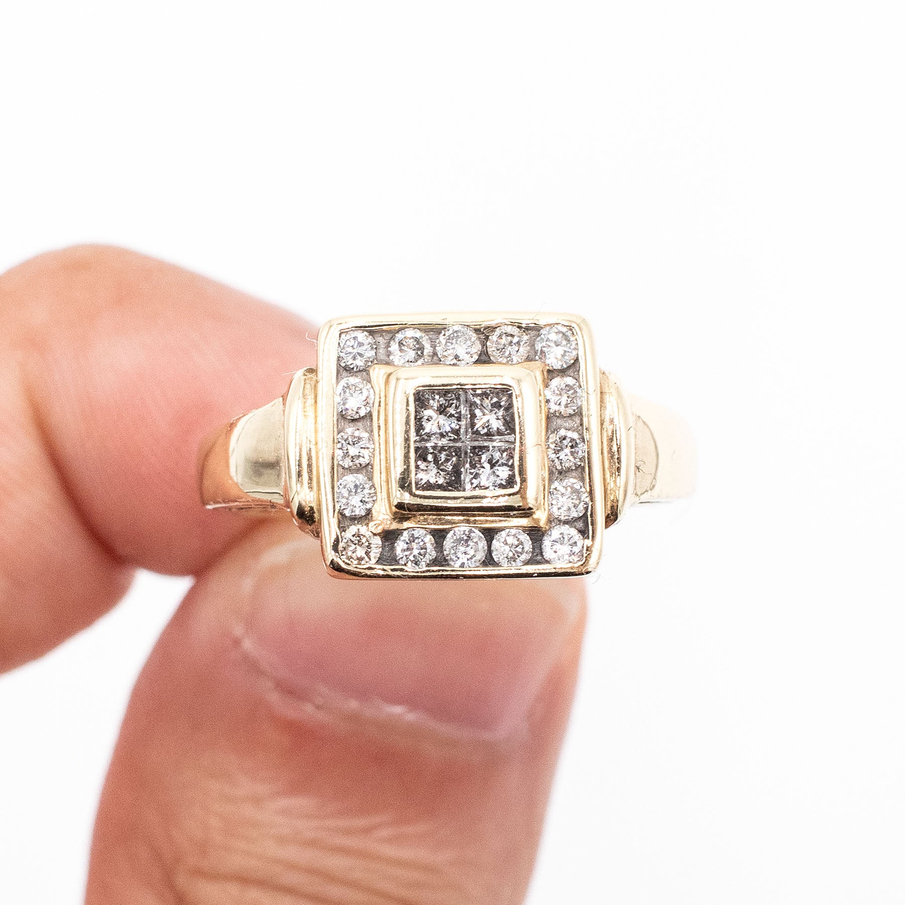 14k Yellow Gold 0.65ctw Princess & Round Cut Diamond Ring