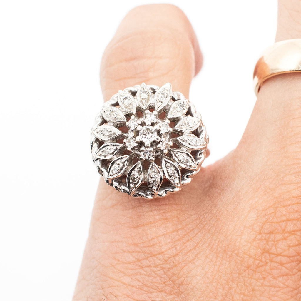 14k White Gold 0.30ctw Diamond Antique Flower Dome Ring