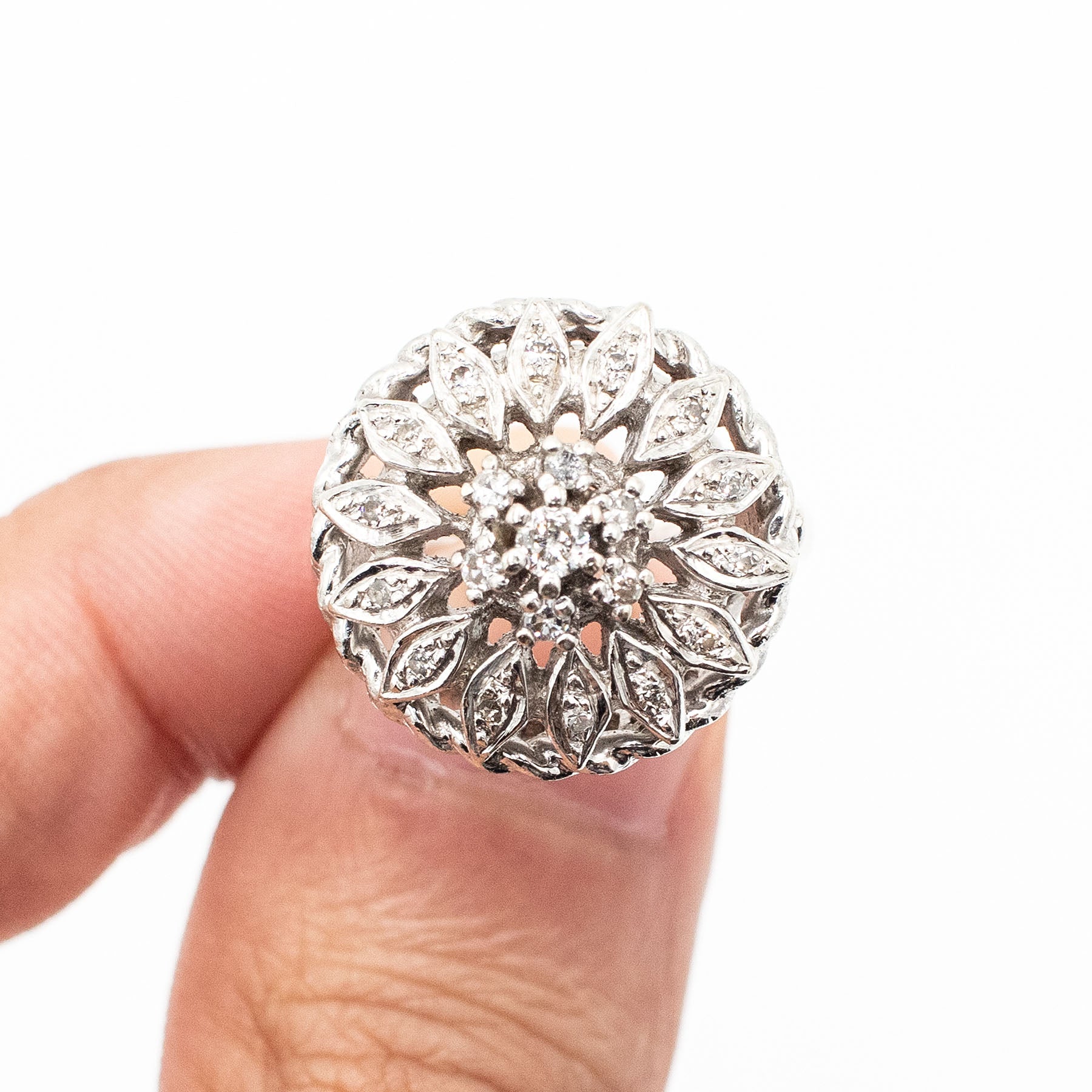 14k White Gold 0.30ctw Diamond Antique Flower Dome Ring
