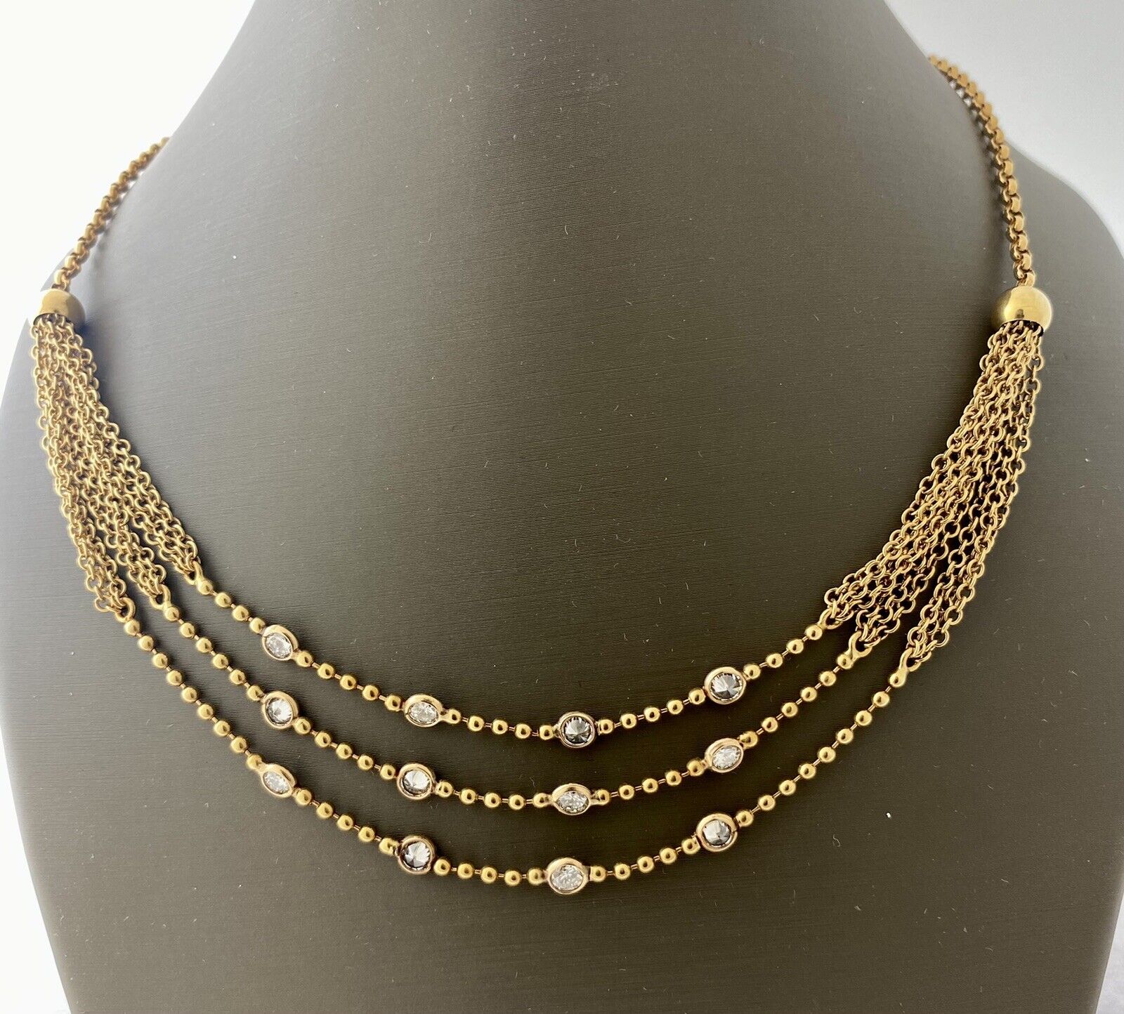 18kt Yellow Gold Necklace With Bezel Set Diamonds