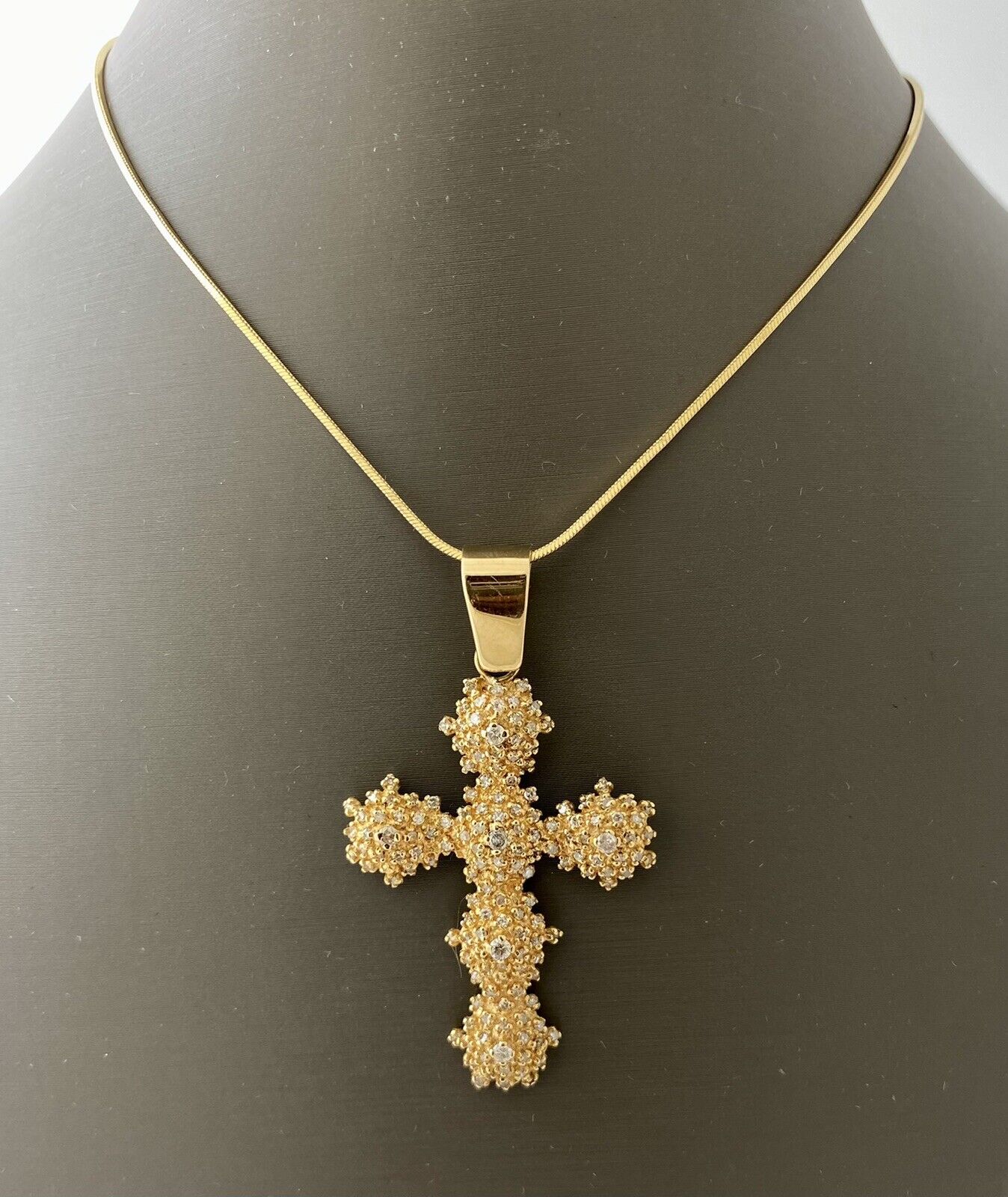 18kt Yellow Gold Snake Style Chain With Diamond Cross Pendant