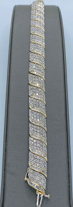 10kt Yellow Gold , Round and Baguette Diamond Station Bracelet