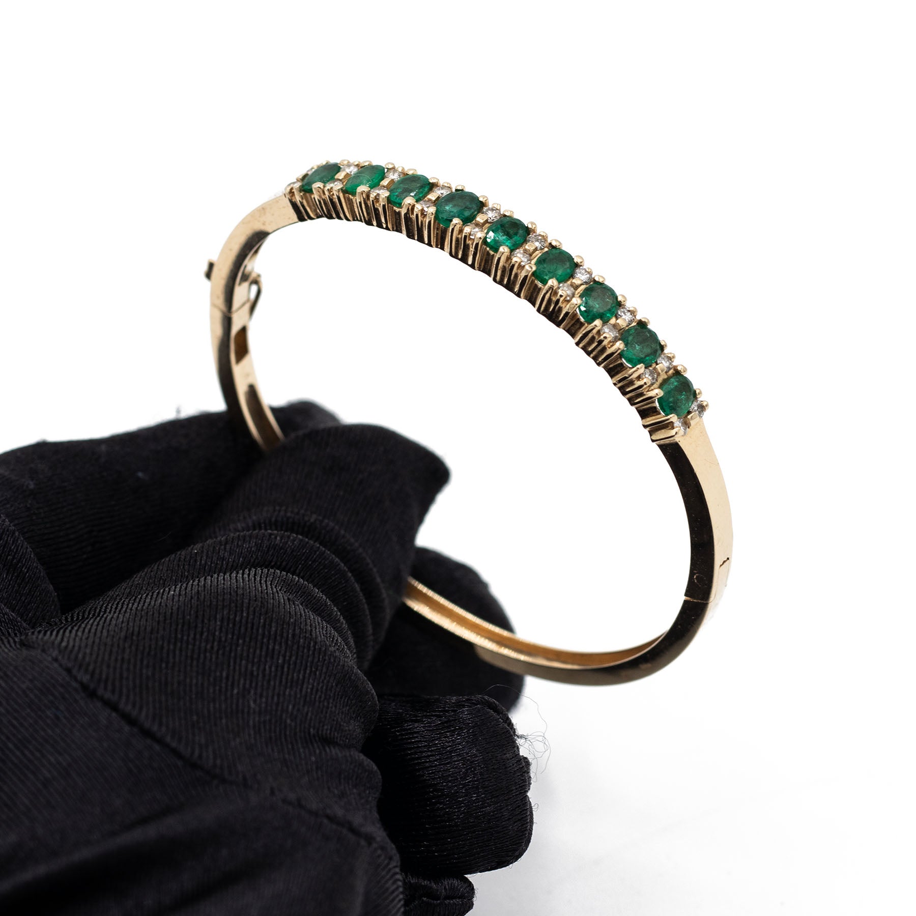 14k Yellow Gold Oval Green Stone Bangle Bracelet