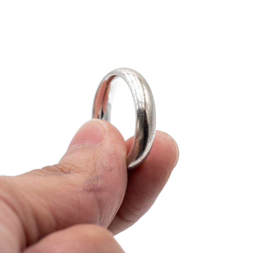 18k White Gold Smooth Mens Wedding Band