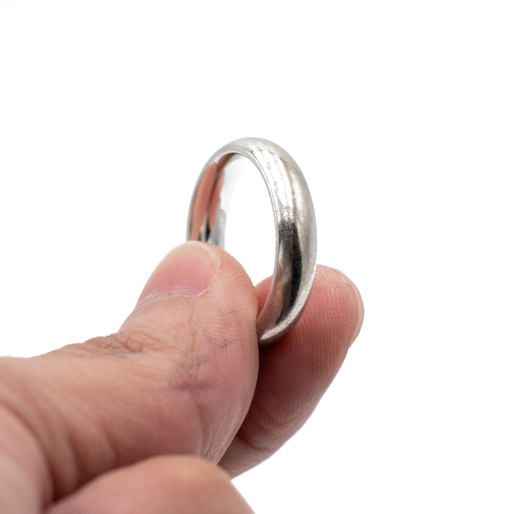 18k White Gold Smooth Mens Wedding Band