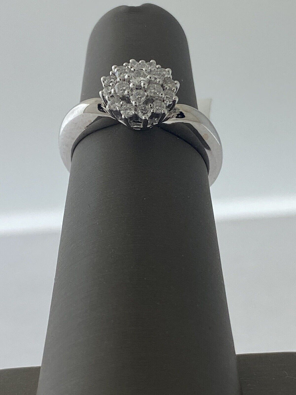 18kt White Gold Diamond Cluster Cocktail Ring