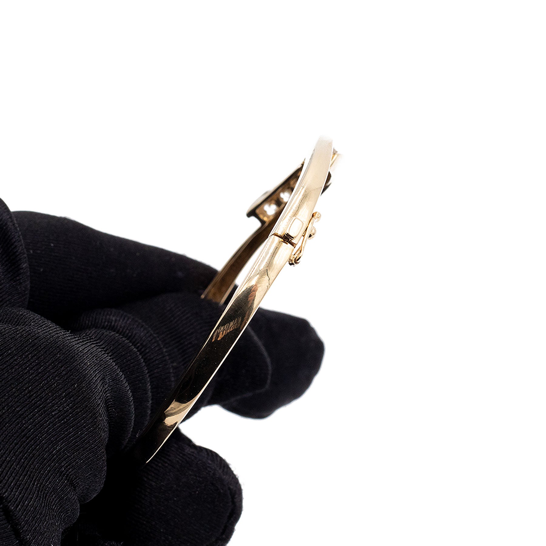 14k Yellow Gold Graduating Bezel Set Round Diamond Bangle