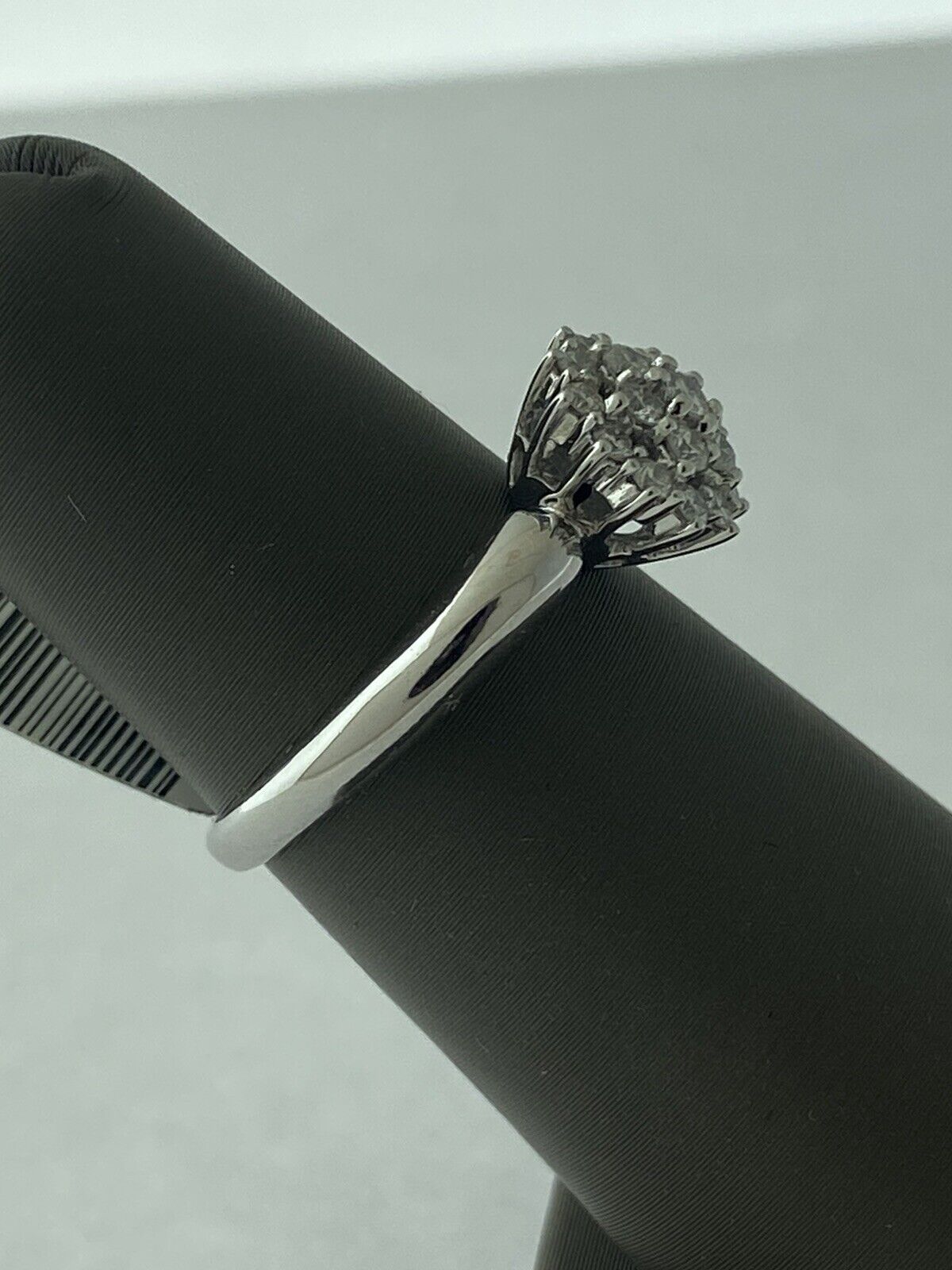 18kt White Gold Diamond Cluster Cocktail Ring