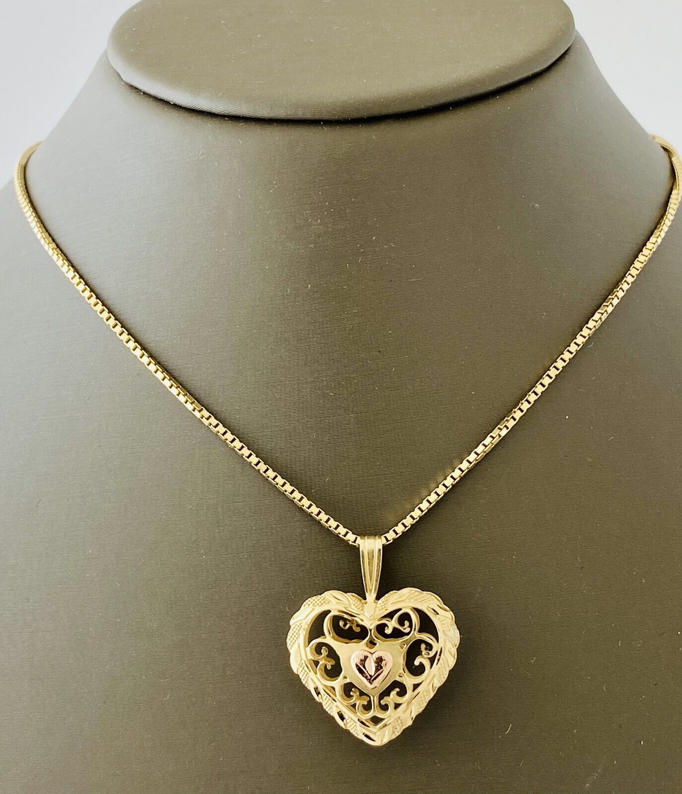 14kt Yellow Gold Box Link Chain with Heart Pendent