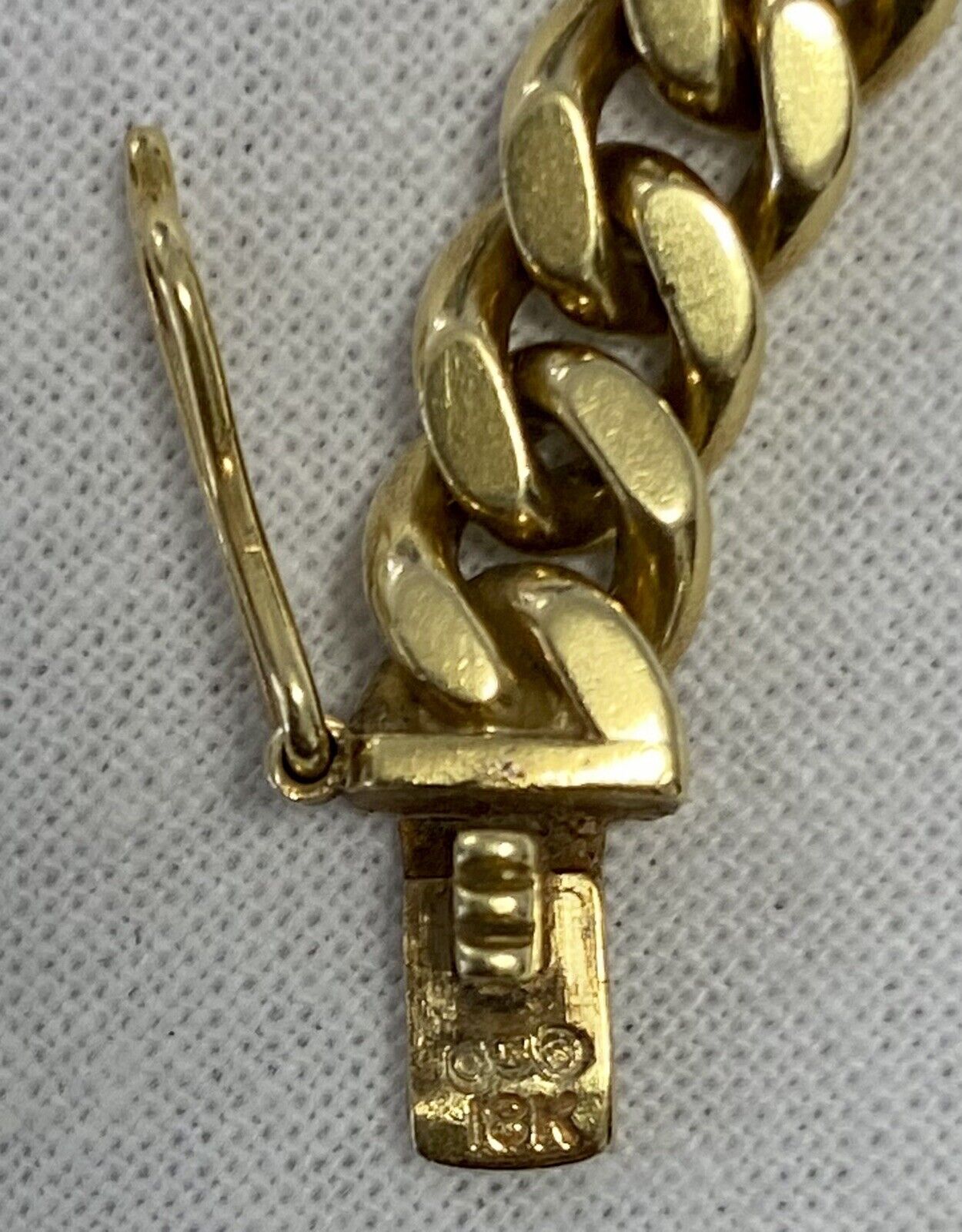 18kt Yellow Gold Cuban Link Chain 73.10 g