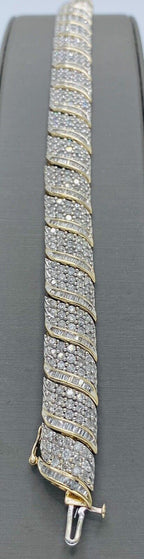 10kt Yellow Gold , Round and Baguette Diamond Station Bracelet
