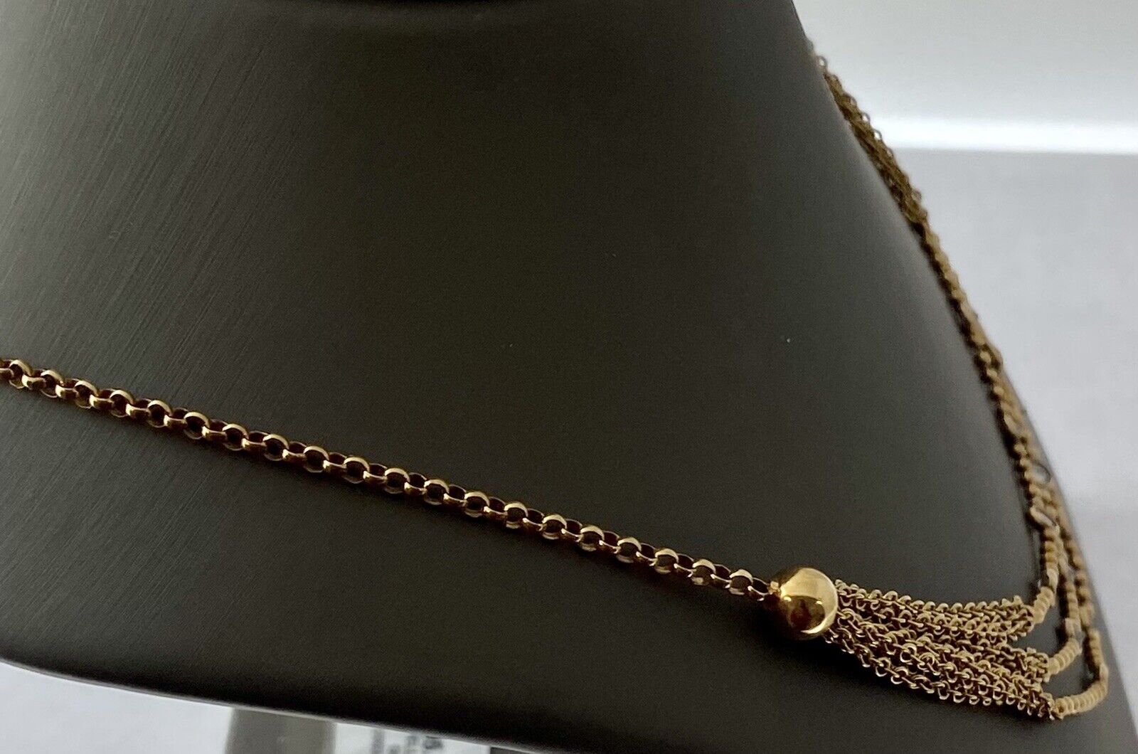 18kt Yellow Gold Necklace With Bezel Set Diamonds