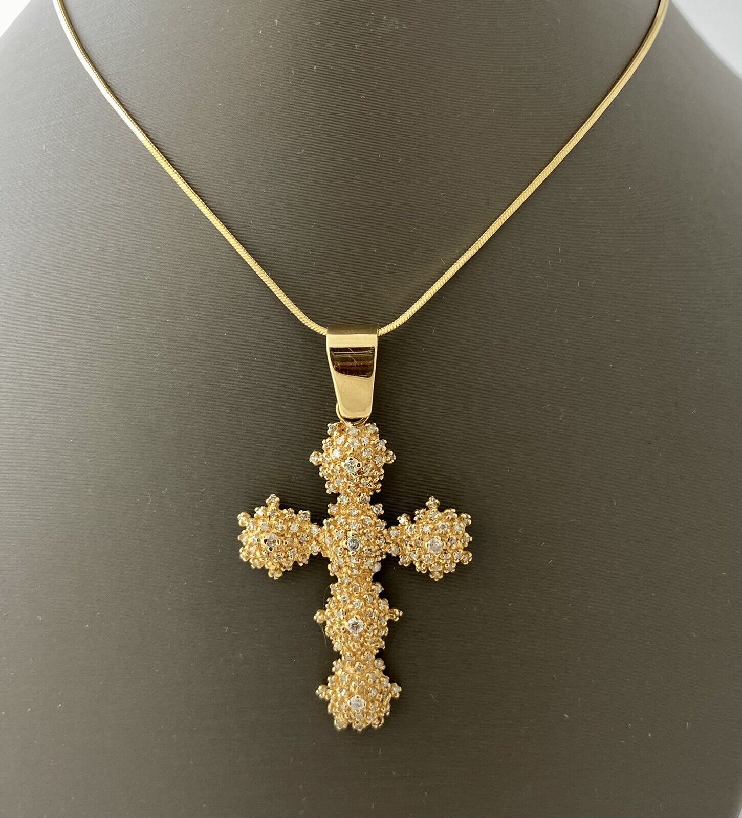 18kt Yellow Gold Snake Style Chain With Diamond Cross Pendant