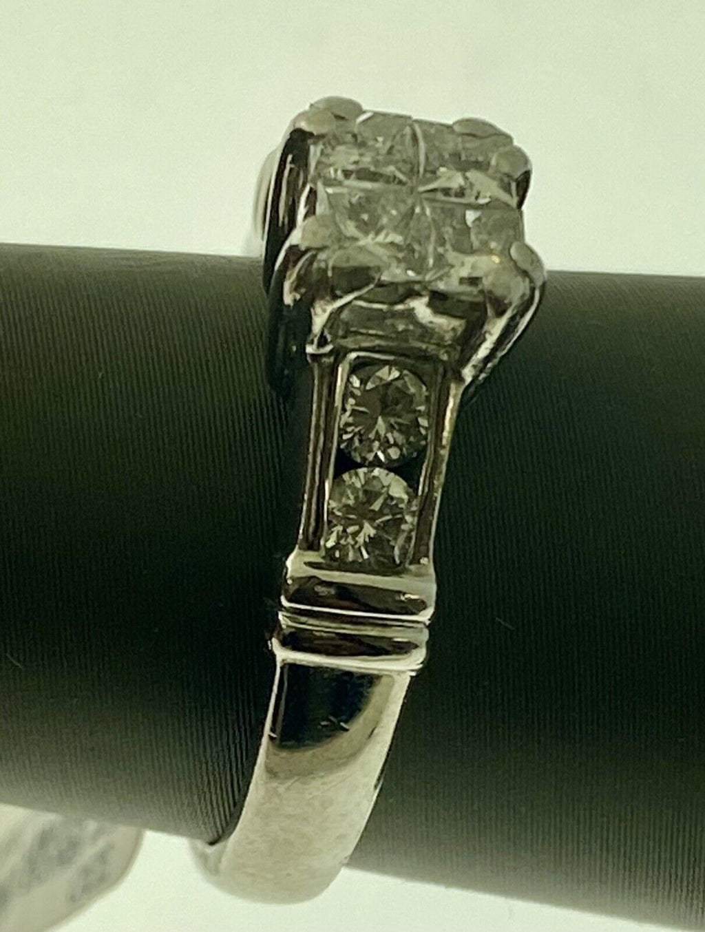 18KT White Gold Diamond Engagement Ring