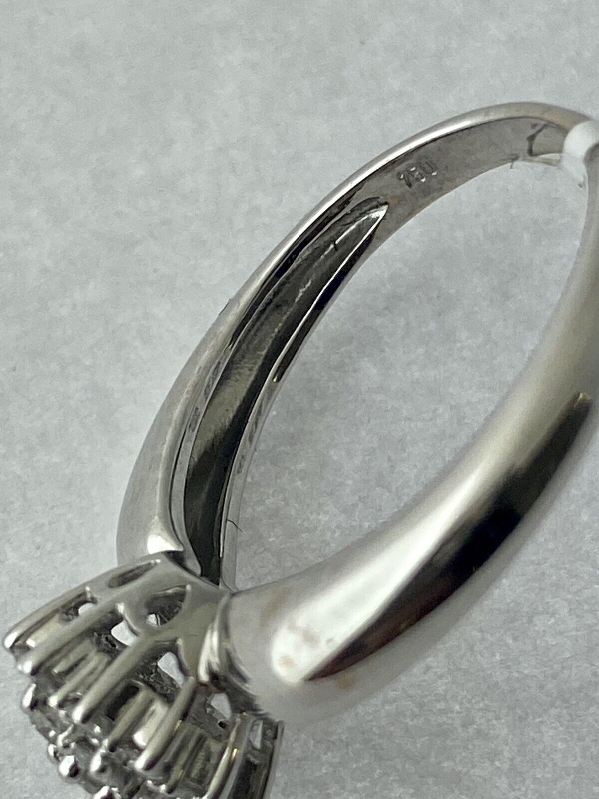 18kt White Gold Diamond Cluster Cocktail Ring