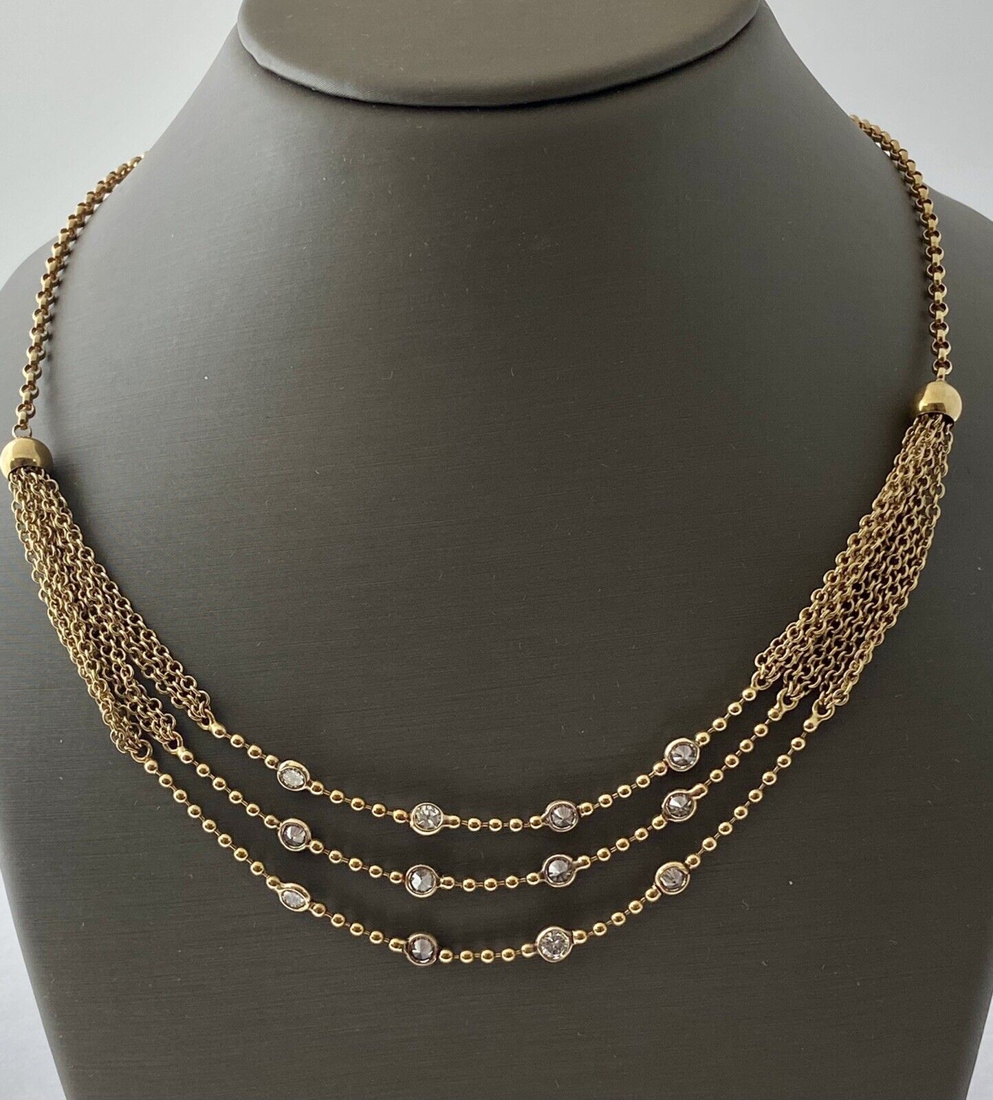 18kt Yellow Gold Necklace With Bezel Set Diamonds