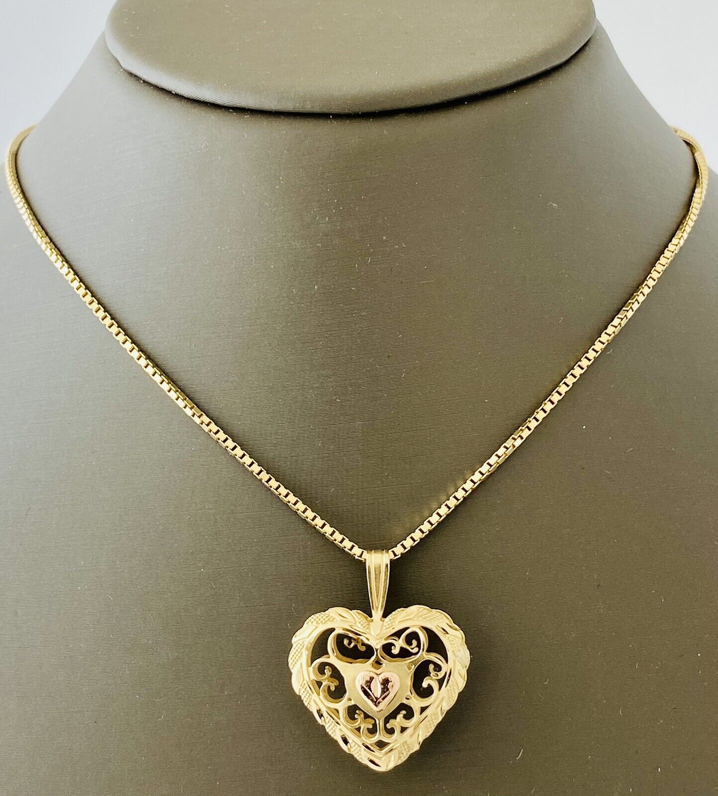 14kt Yellow Gold Box Link Chain with Heart Pendent