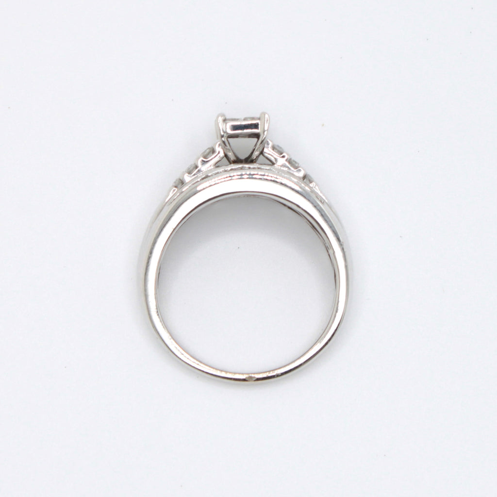 10KT White Gold Diamond Engagement Ring