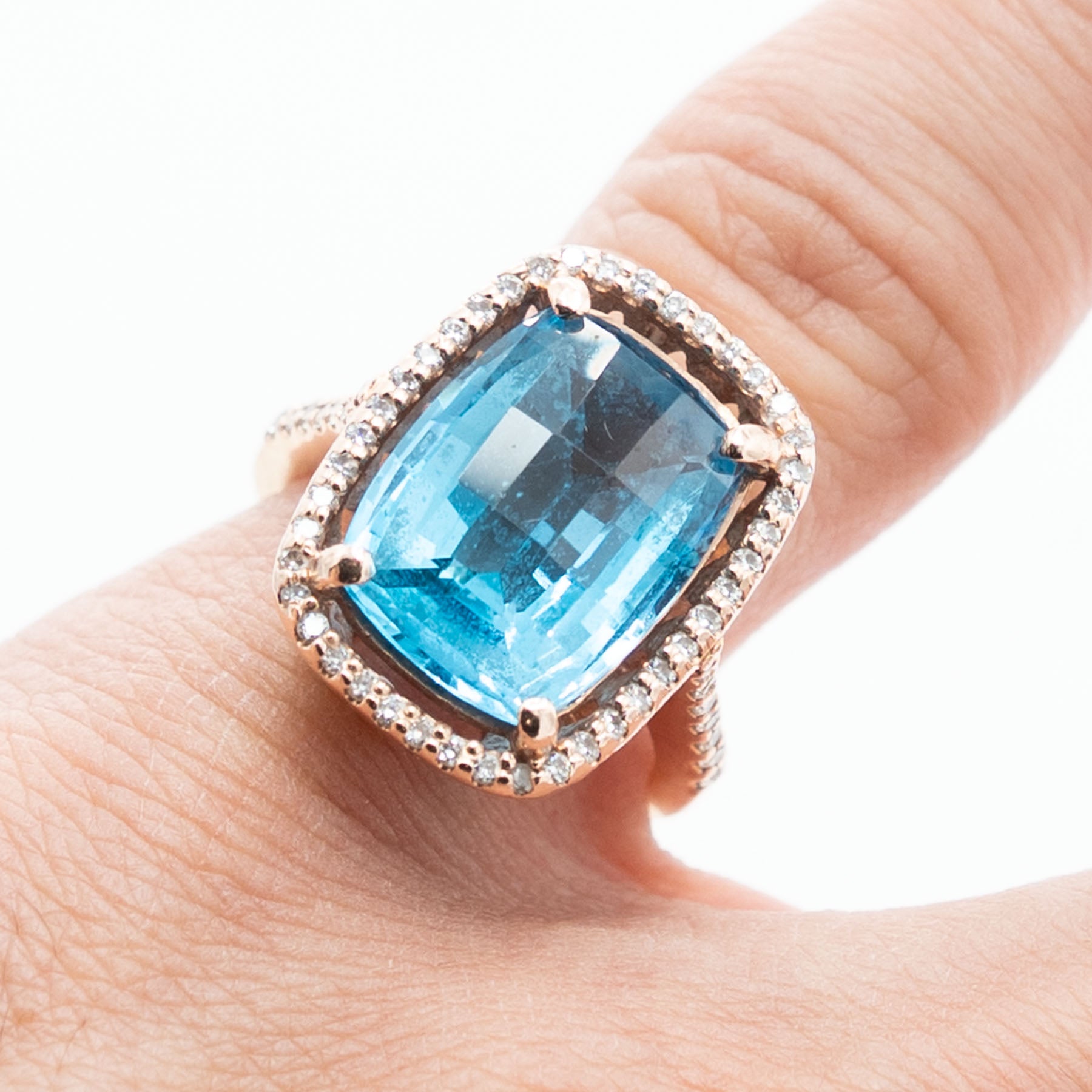 14k Yellow Gold Blue Center Stone Diamond Halo Ring