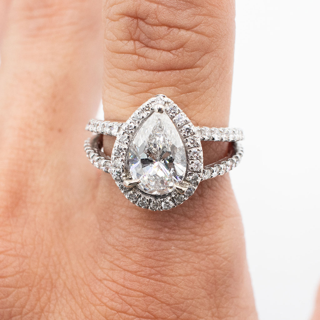 14k White Gold Pear Shape Diamond Setting Ring