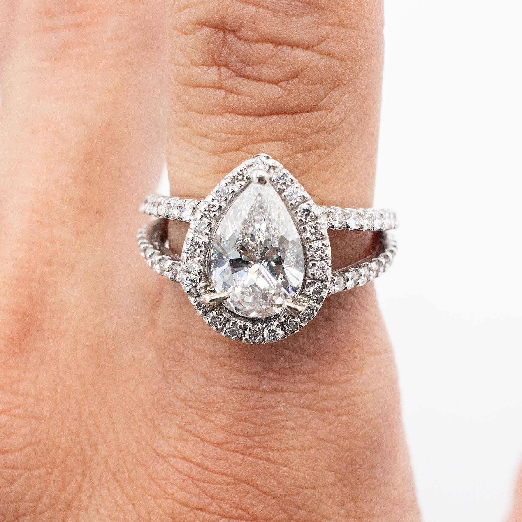 14k White Gold Pear Shape Diamond Setting Ring