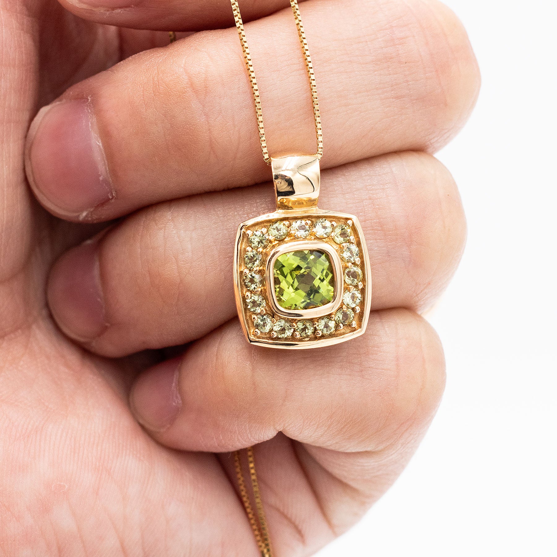14k Yellow Gold Green Gemstone Pendant Necklace