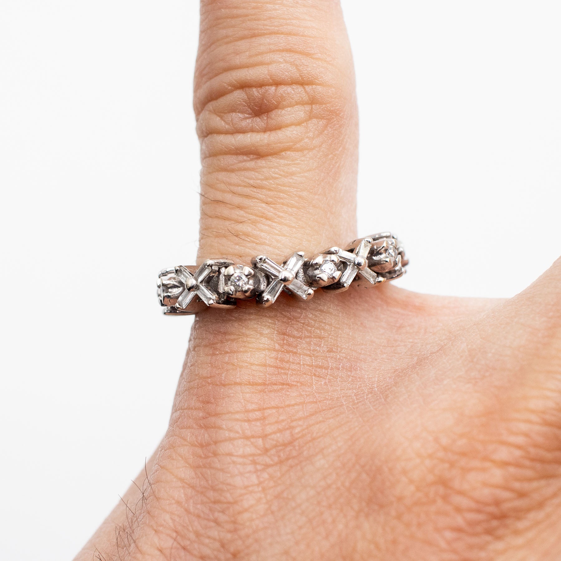 14k White Gold Diamond "XOXO" Tennis Ring