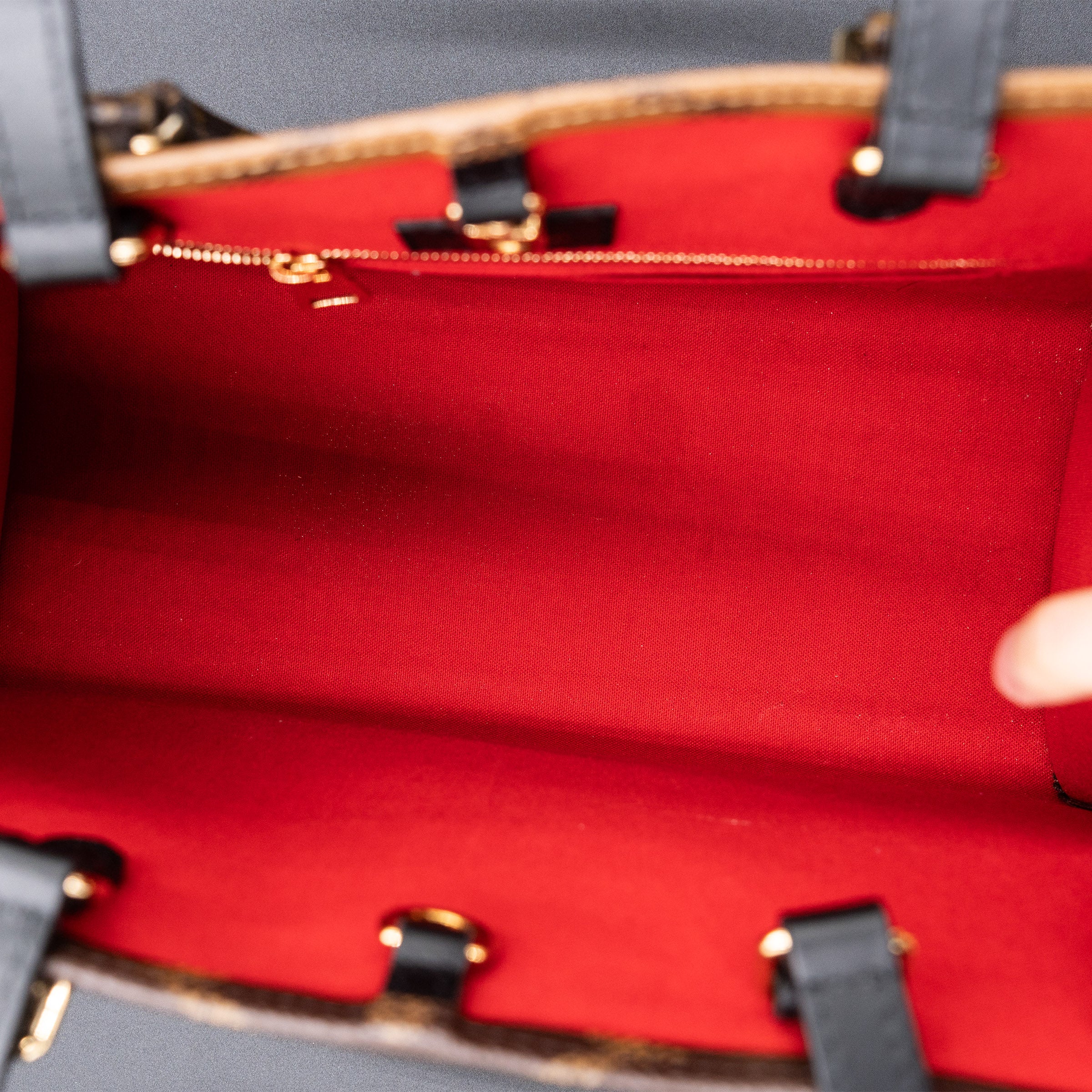 Louis Vuitton On The Go MM Monogram Shoulder Bag