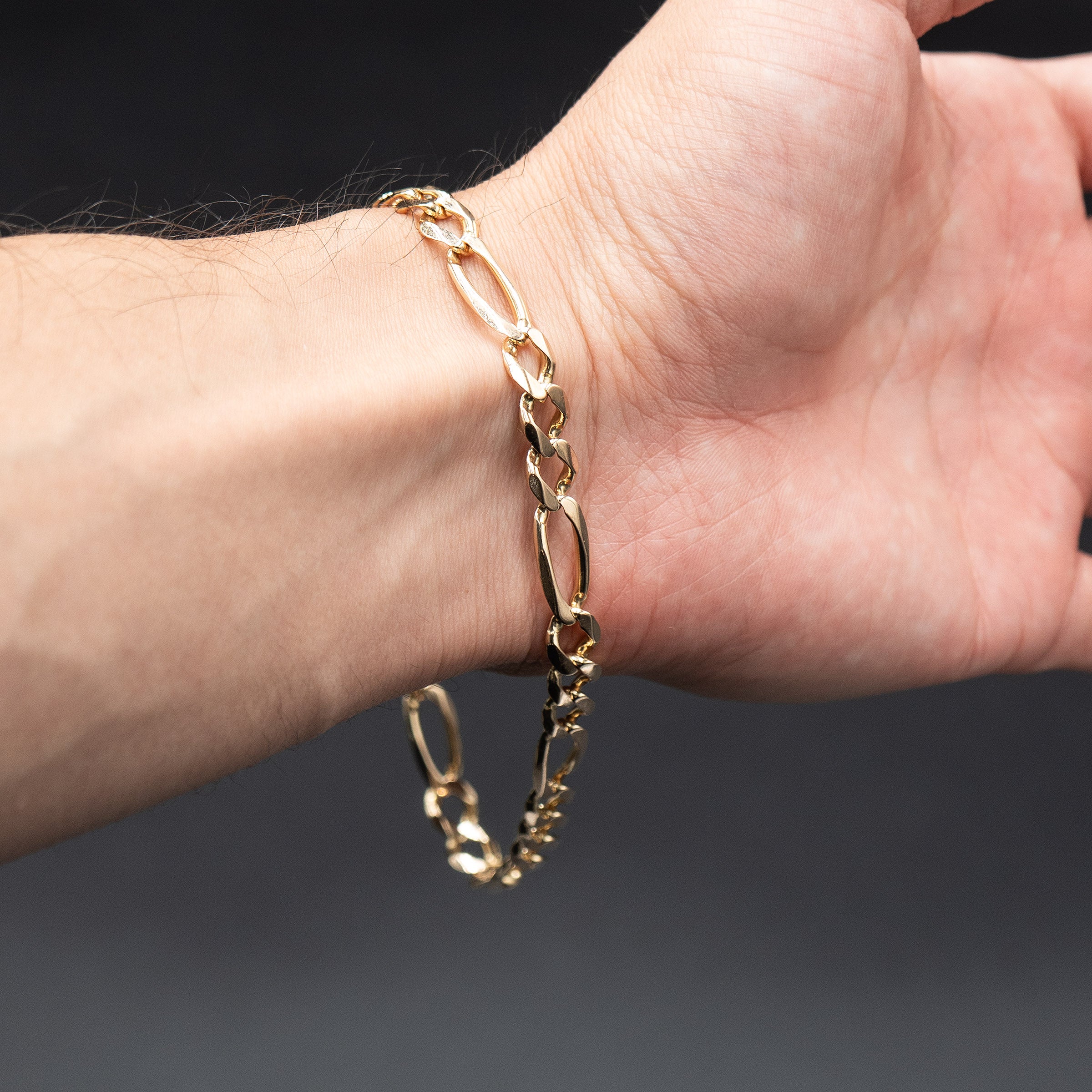 14k Yellow Gold 9 Inch Figaro Chain Bracelet