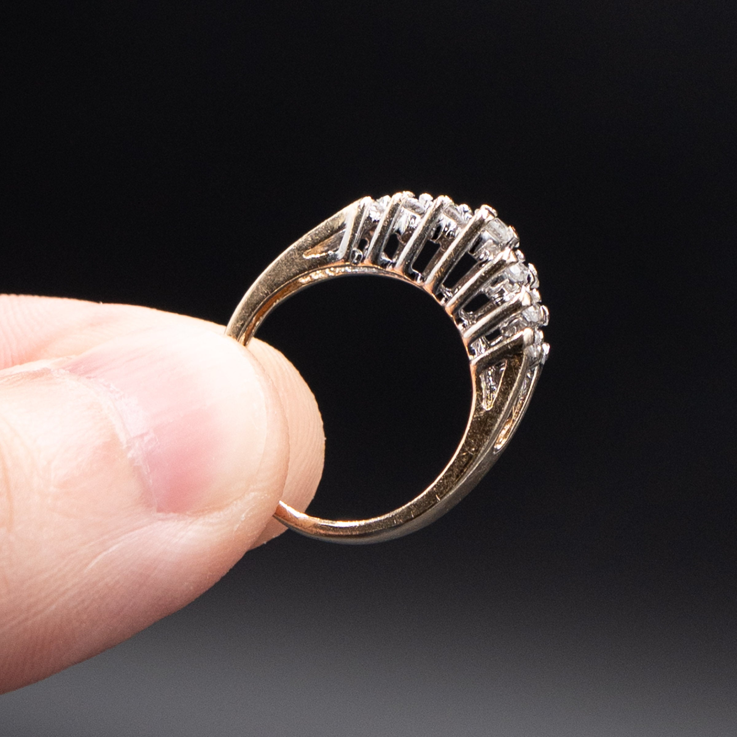 14k Yellow Gold Vintage Round Cut Gemstone Ring