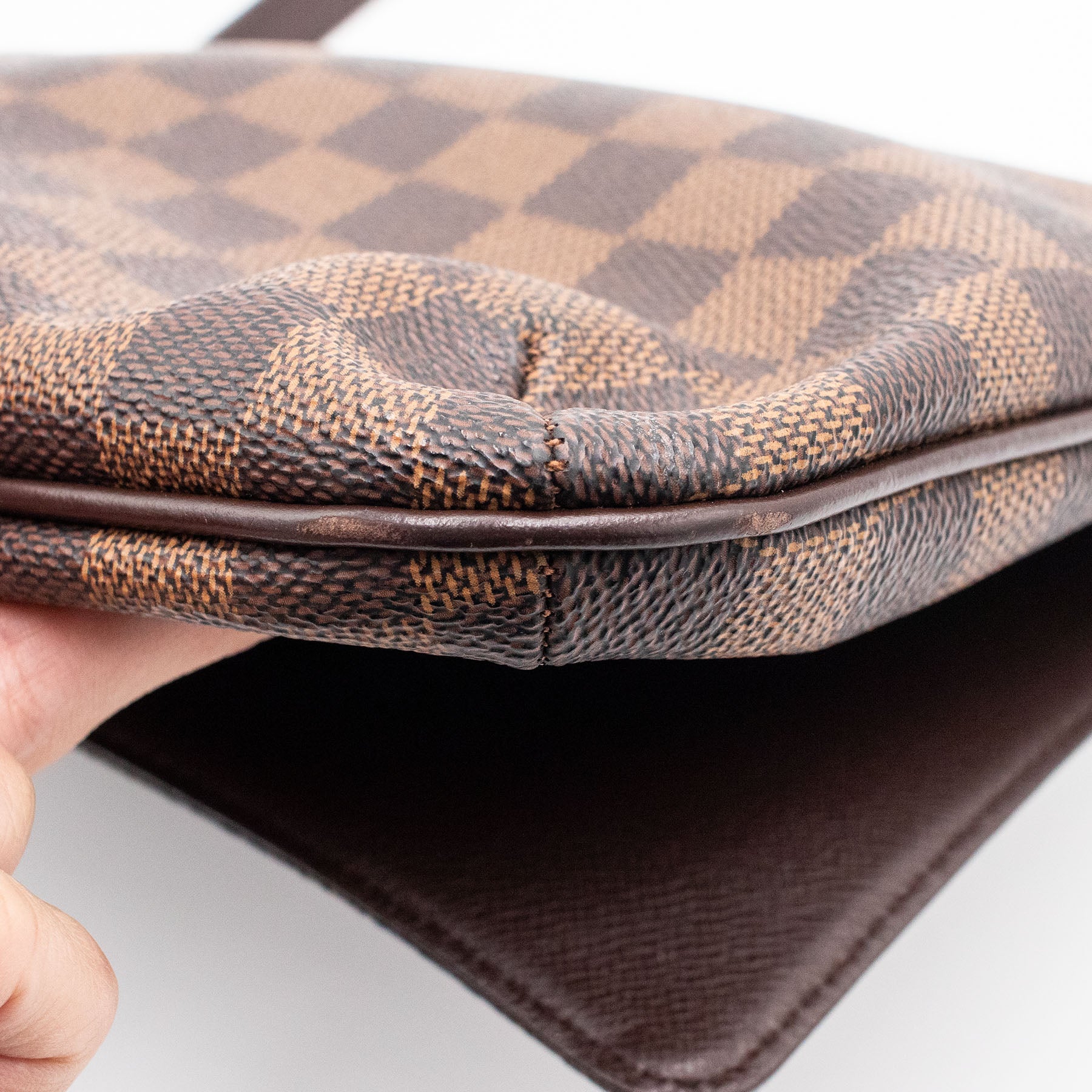 Louis Vuitton Mussette Tango Leather Handbag