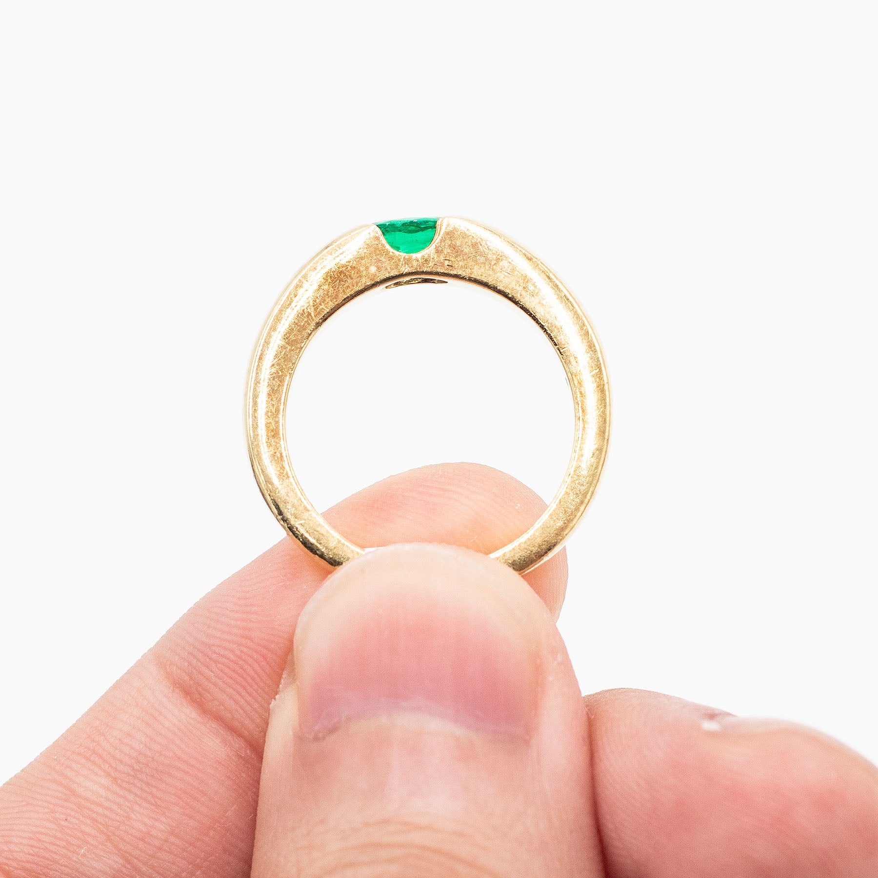 18k Yellow Gold Simple Emerald Set Smooth Ring