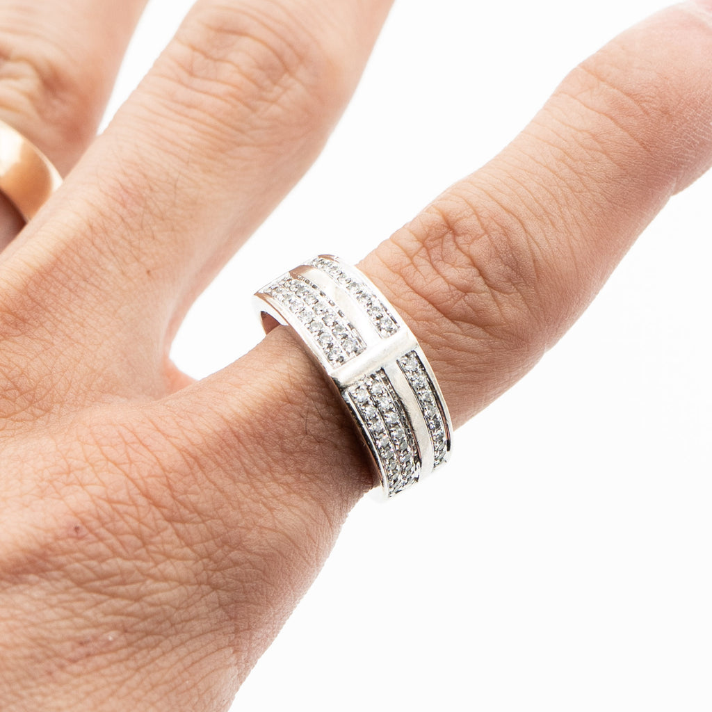 10k White Gold Round Cut Diamond Wide Cross Ring