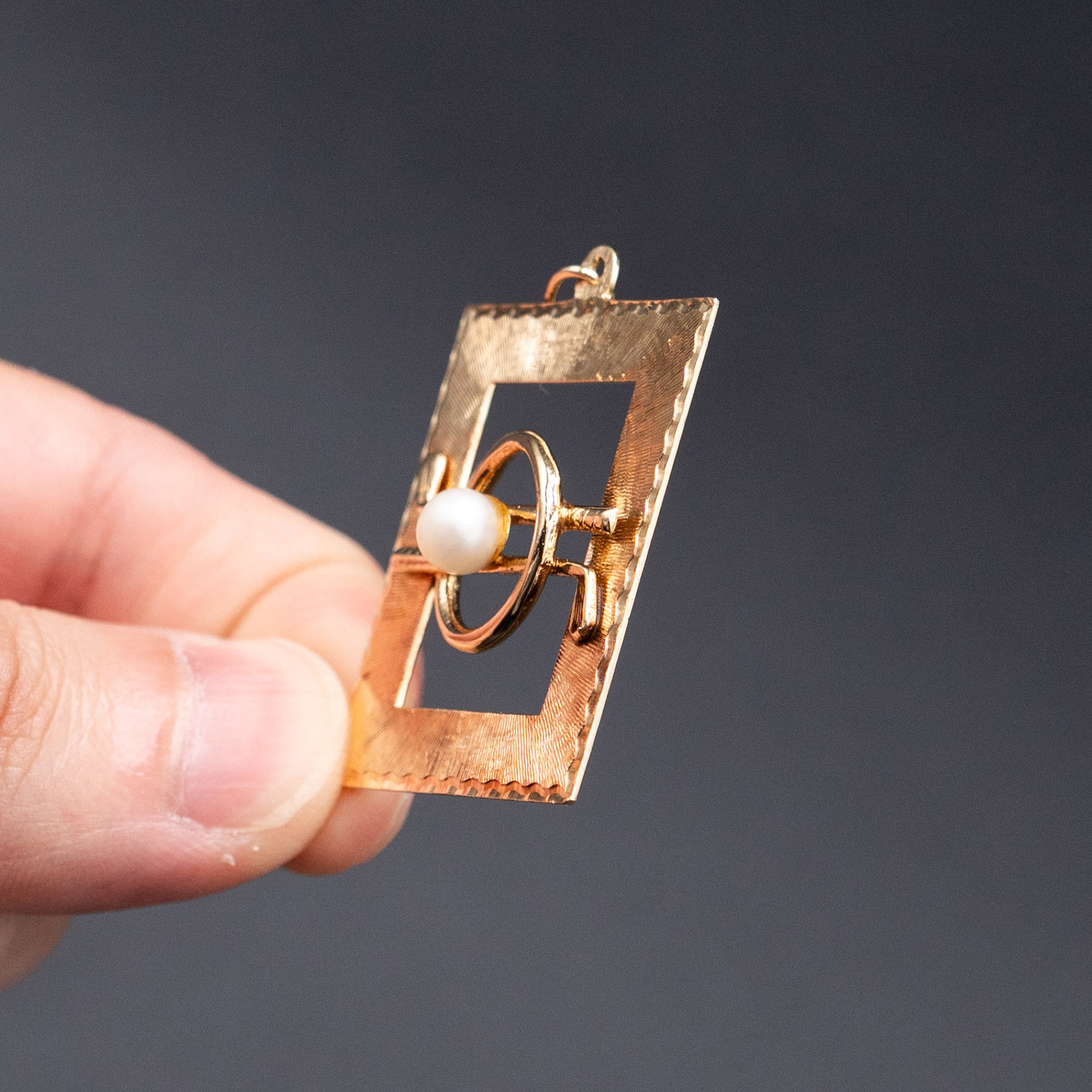14k Yellow Gold Vintage Gold Pearl Square Pendant
