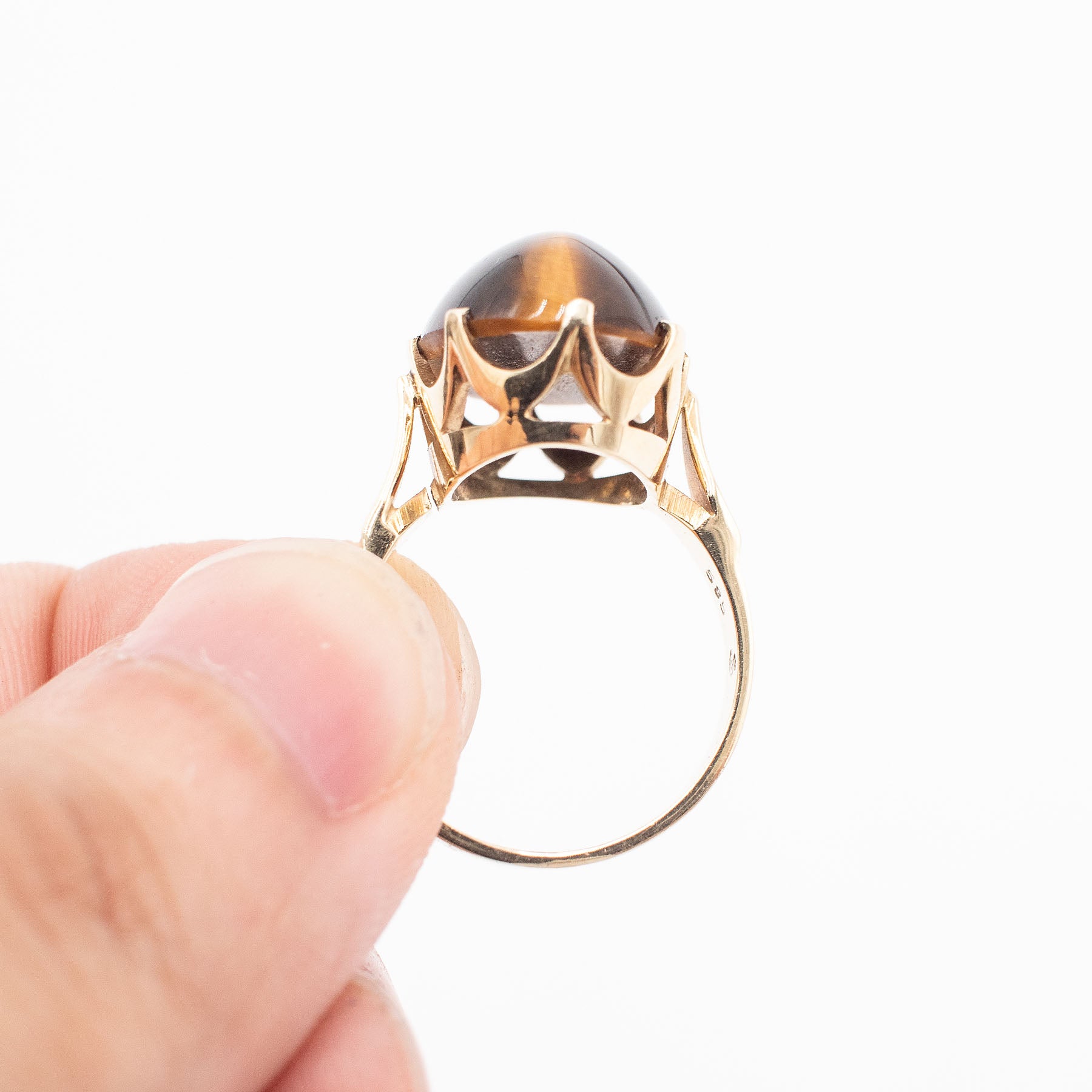 14k Yellow Gold Tiger Eye Cabochon Ring