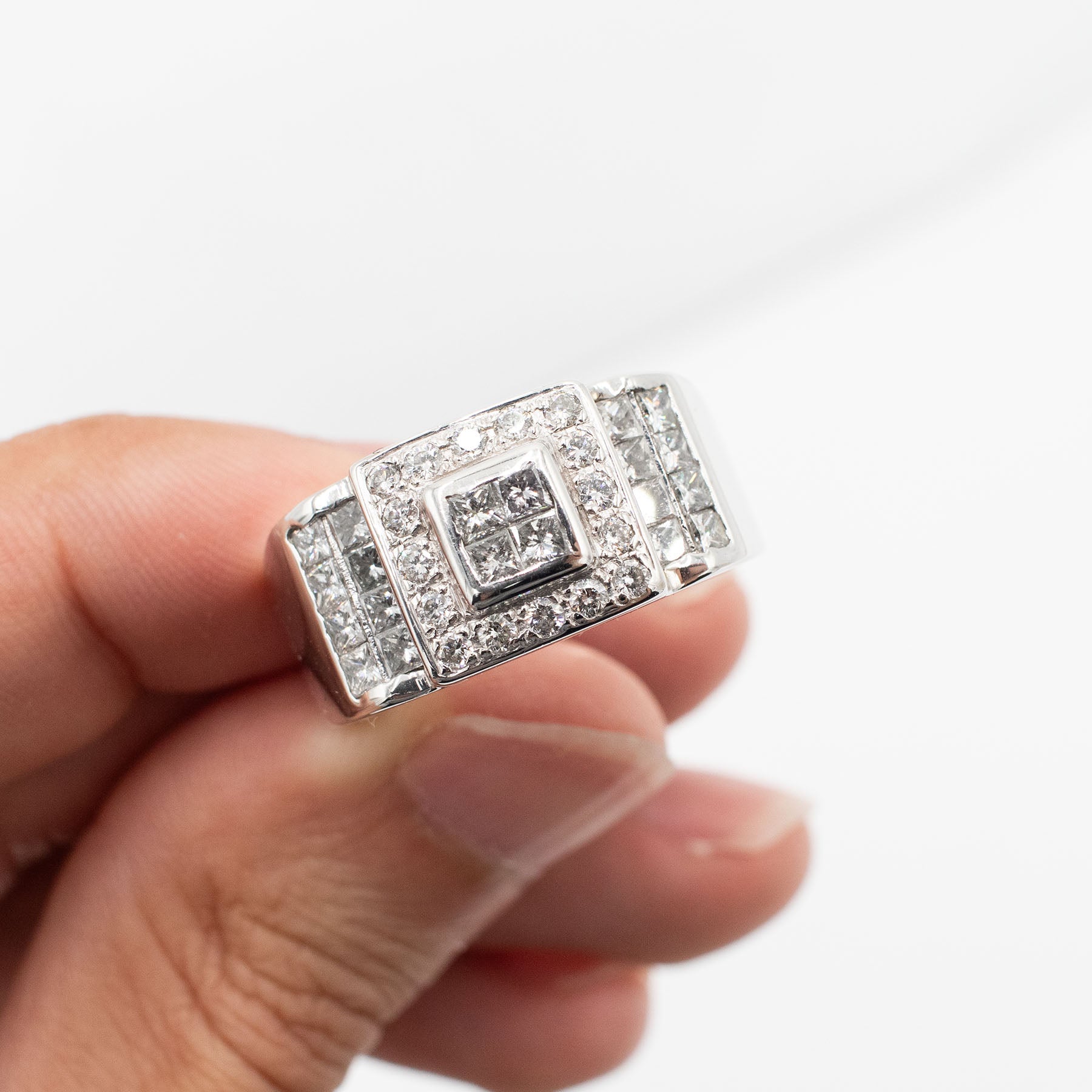 18k White Gold 0.75ctw Diamond Invisible Set Wide Ring