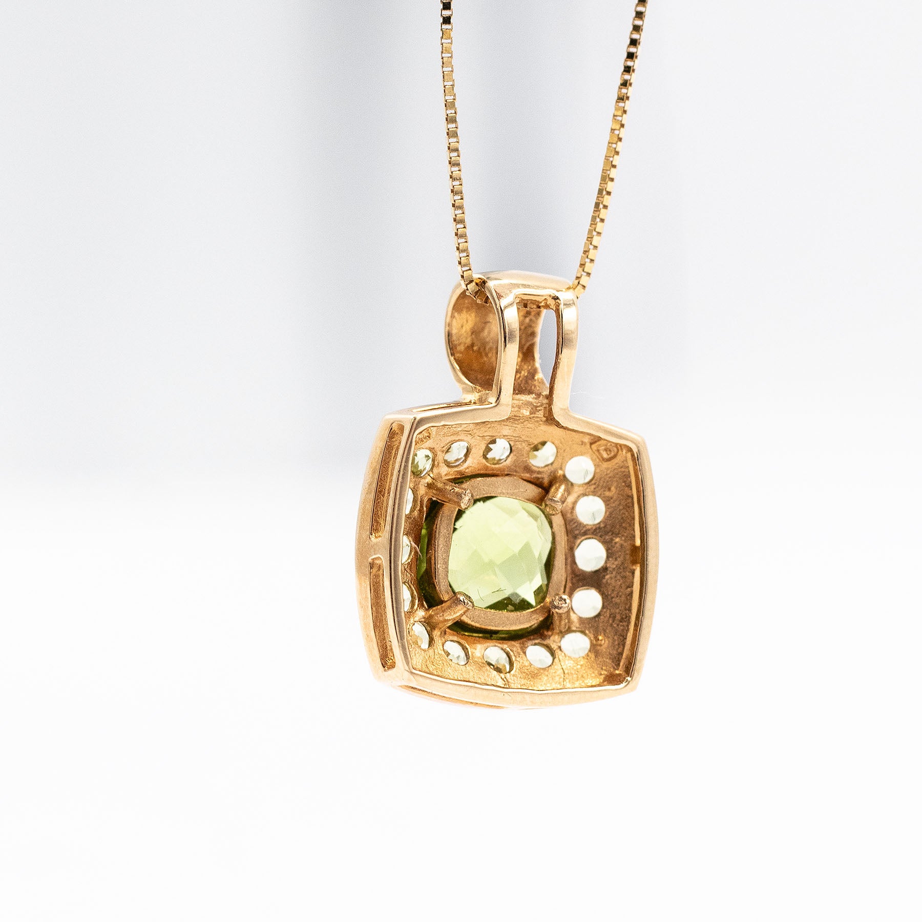 14k Yellow Gold Green Gemstone Pendant Necklace