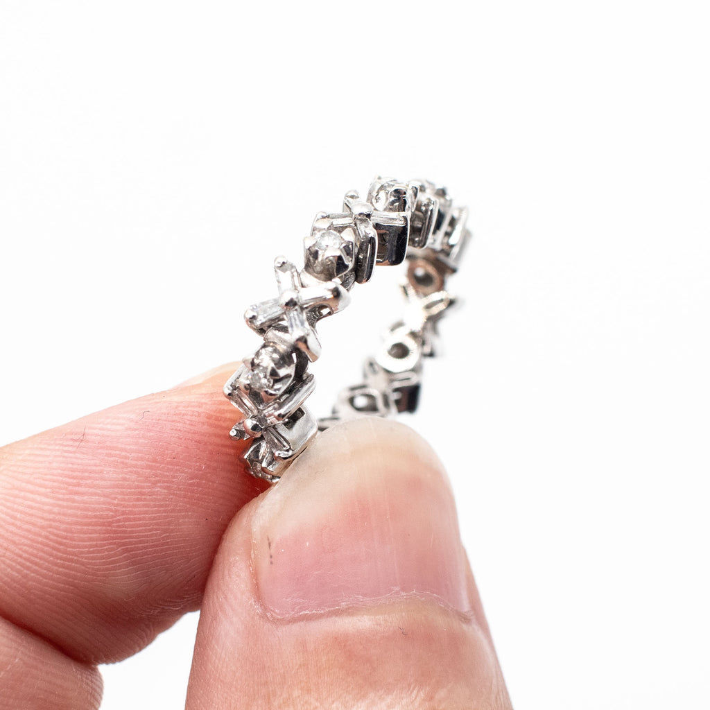 14k White Gold Diamond "XOXO" Tennis Ring