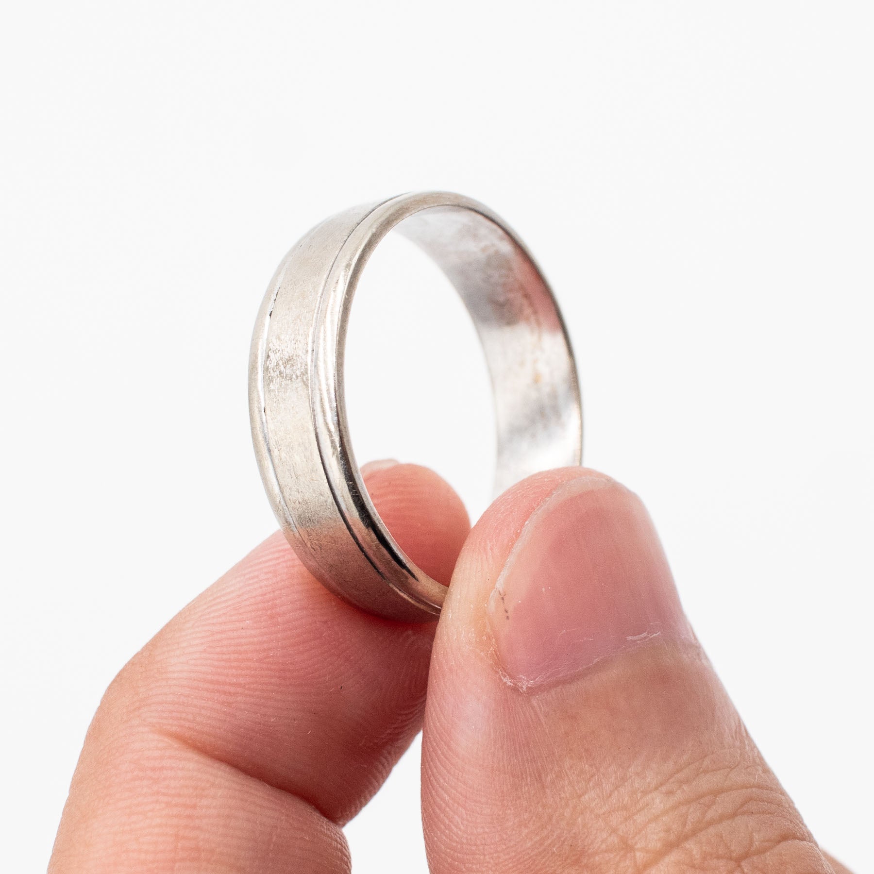 10k White Gold Mens Simple Wedding Band