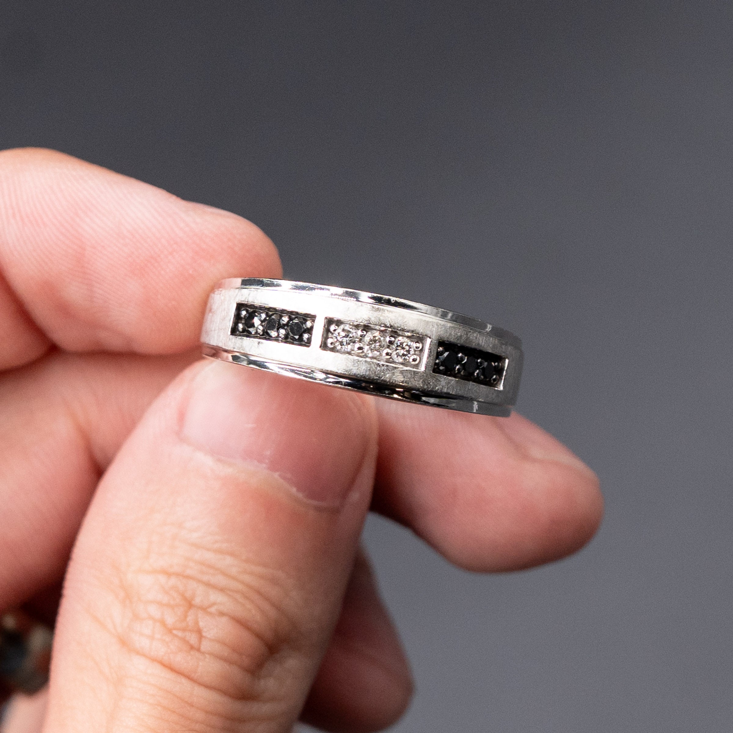 10k White Gold White & Black Diamond Mens Wedding Band