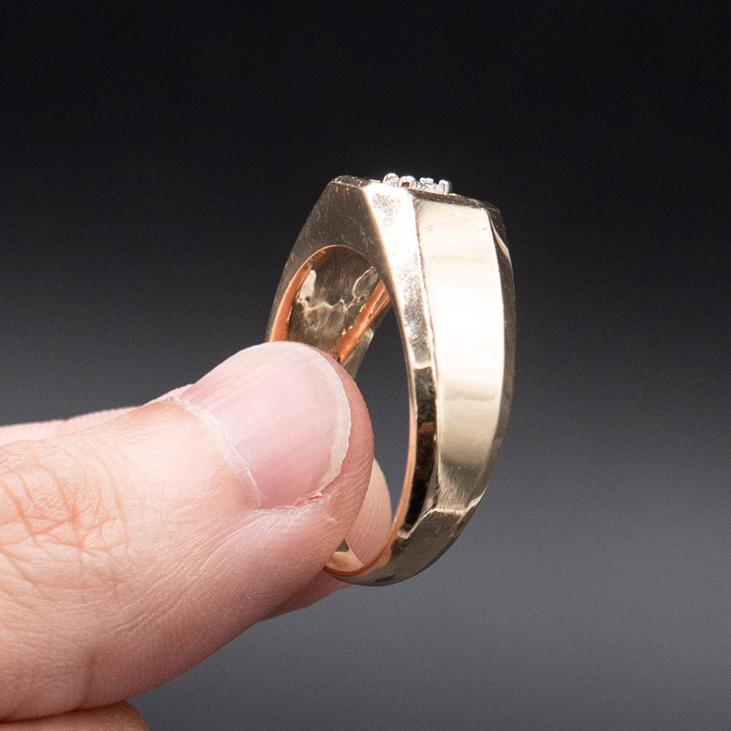14k Yellow Gold Round Gemstone Wide Mens Band