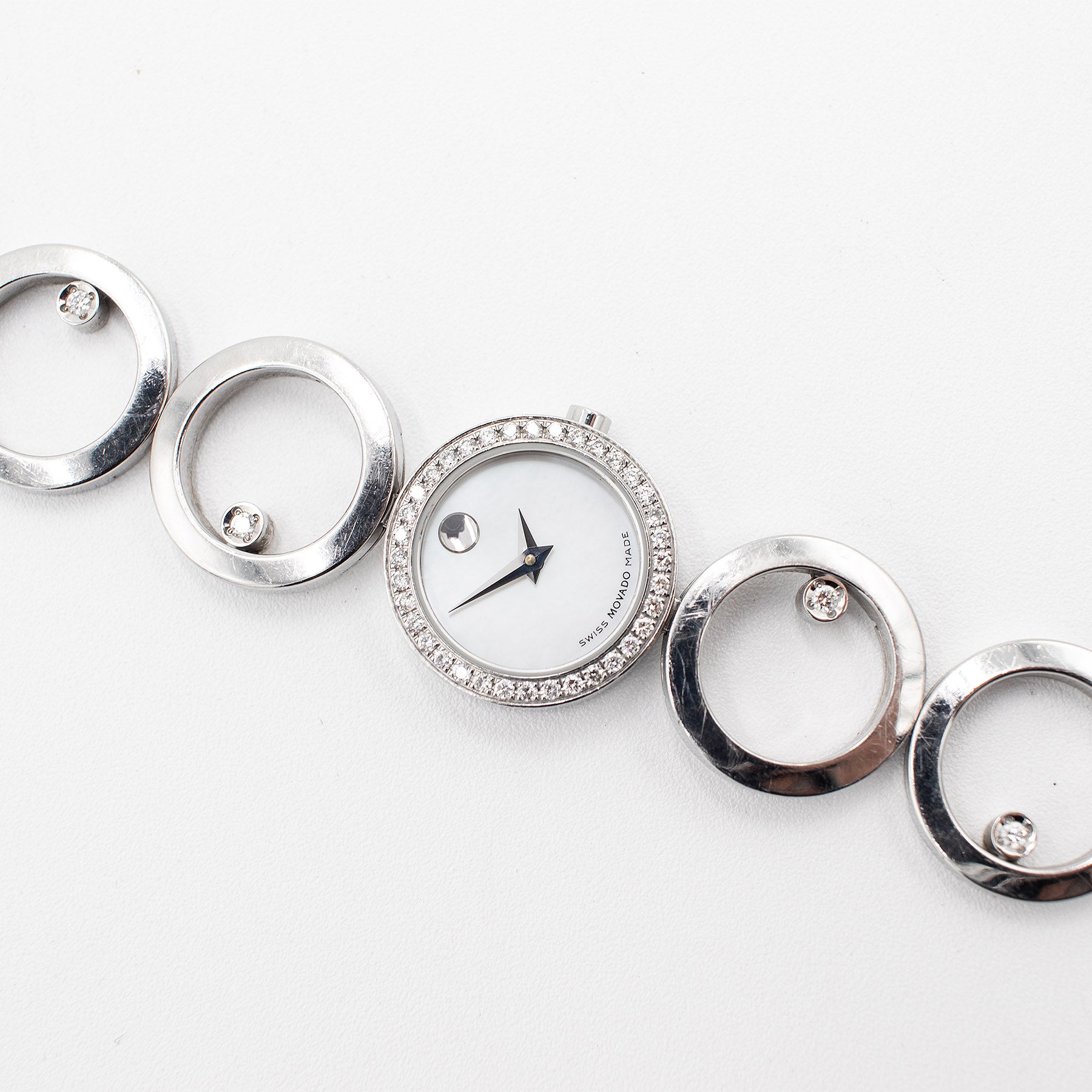 Movado Ono Ladies Diamond Accent Mother of Pearl Diamond Watch